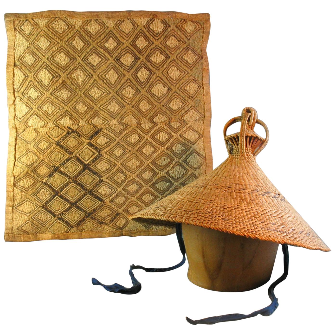 Panel Ceremonial Kuba de Tejido de Rafia con Sombrero de Lesotho Tribal Art Drc