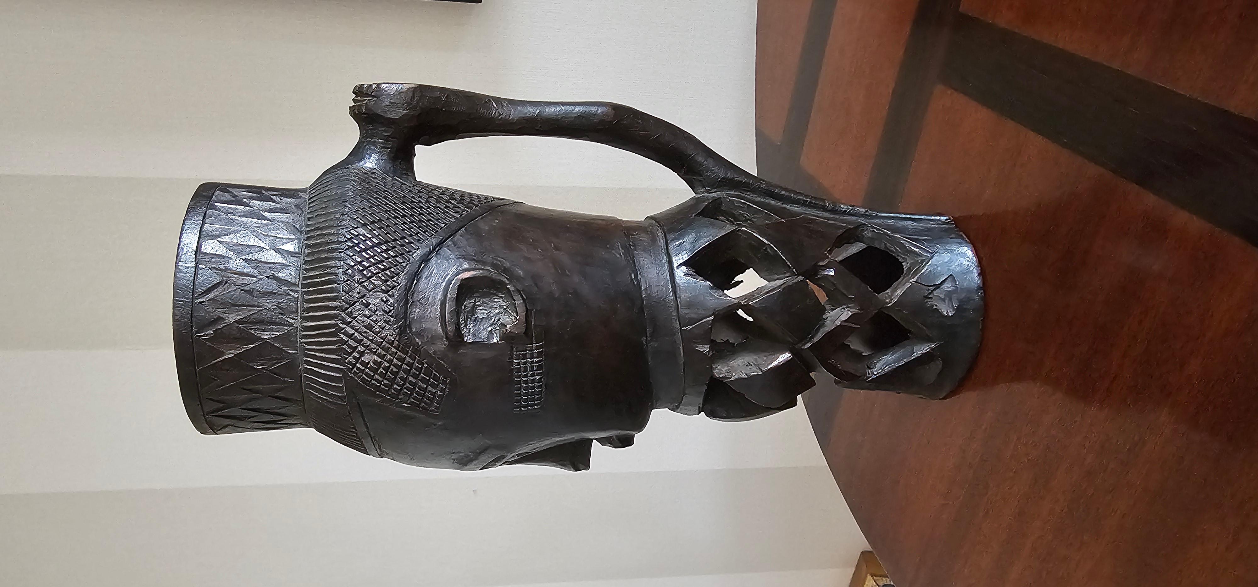 Sculpté Coupe à vin Kuba Palm en vente