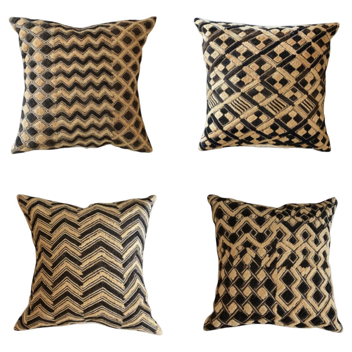 Kuba Shoowa Raffia Grass + Silk Pillows, Set of 4 (Congo) For Sale