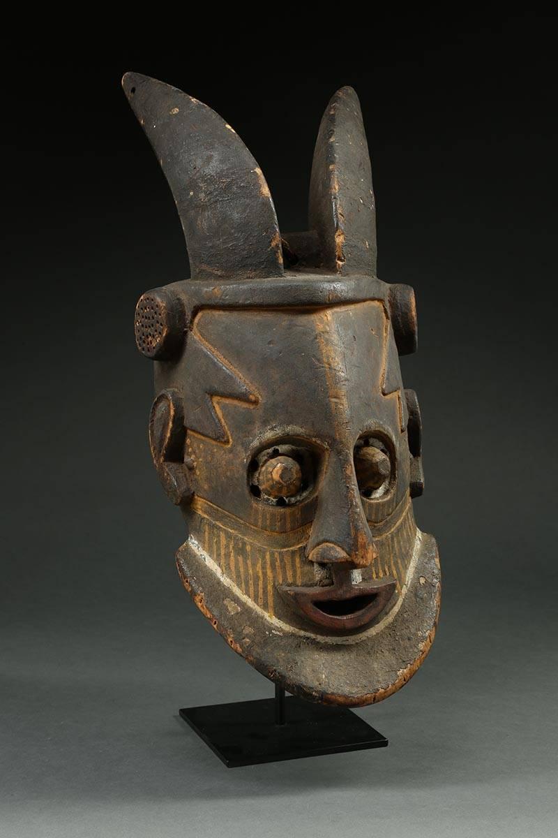 Kuba Tribal Helmet Mask with Horns, Democratic Republic of Congo In Good Condition In Point Richmond, CA