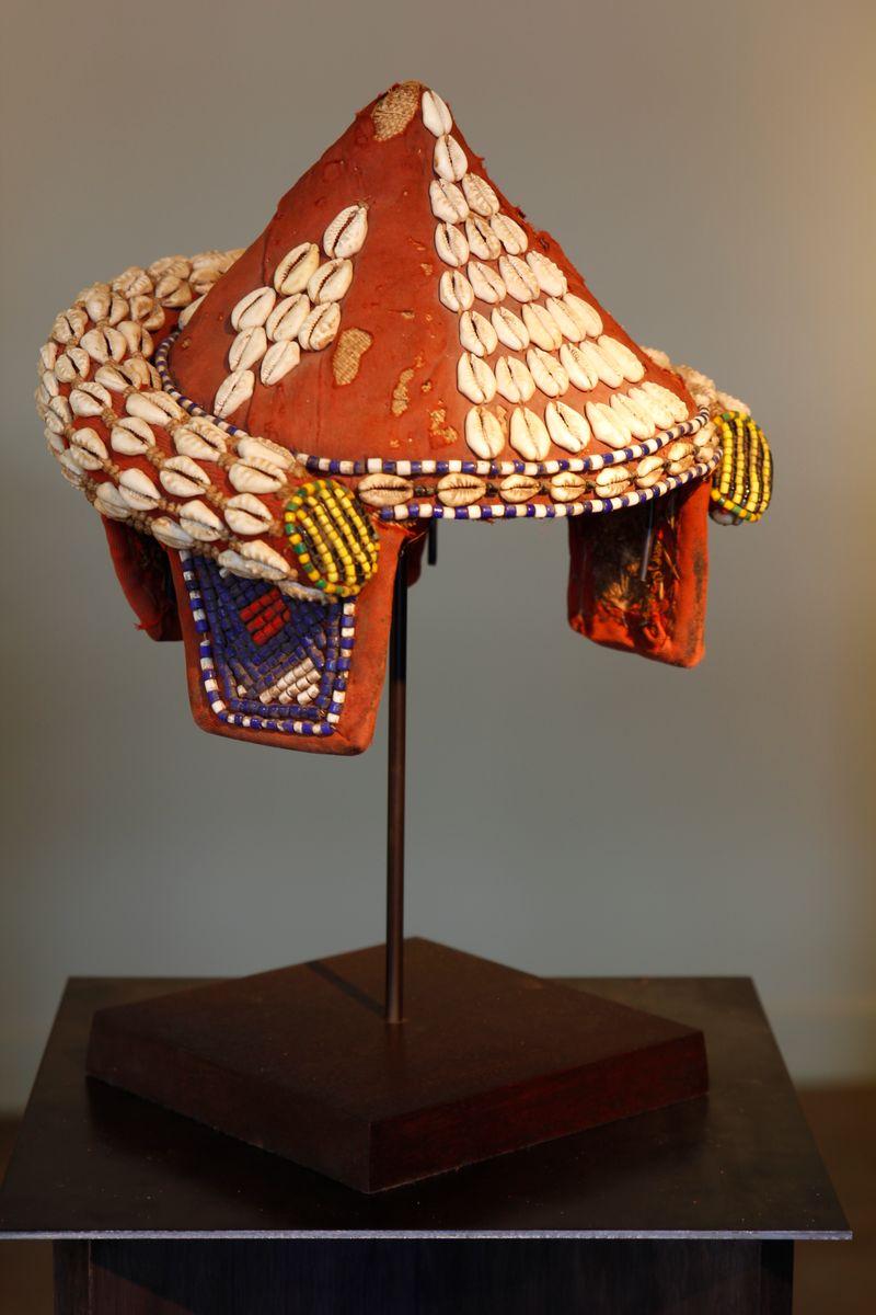 Shell Kuba Woman's Prestige Hat (Mpaan) For Sale