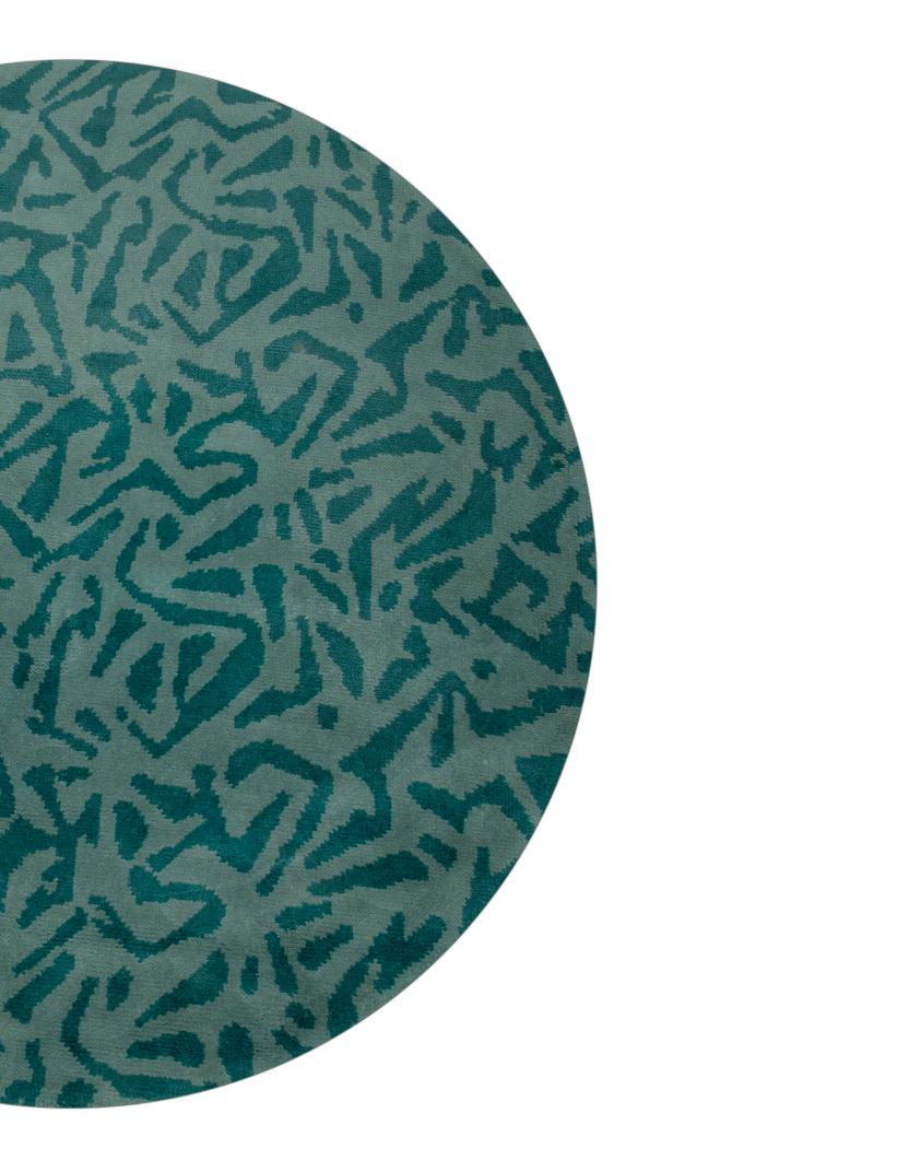 Portugais Tapis circulaire Kubeo en laine tuftée à la main II en vert forêt en vente