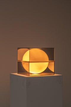 Kubic Tischleuchte, Rauchglas & weißer Diffusor, italienisches Design, 1970er