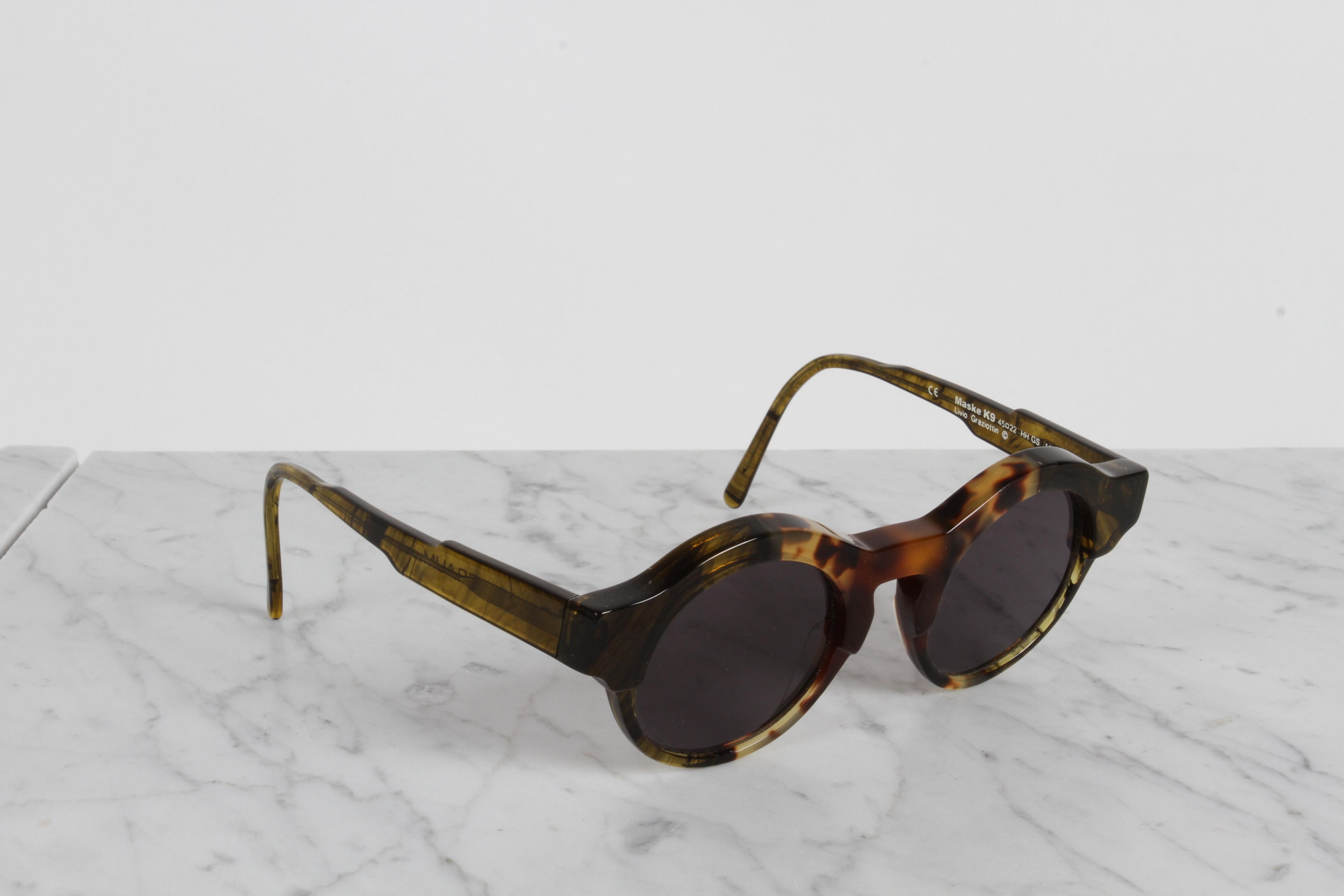 Dreamed in Berlin Handmade in Italy , this gently used pair of Kuboraum Mask K9 Three Hand (Tortise) HHGS, frame handmade sunglasses gray lenses. Kuboraum founded in 2012 by Livio Graziottin and Sergio Eusebi

Frame size is 145mm. Inside dims