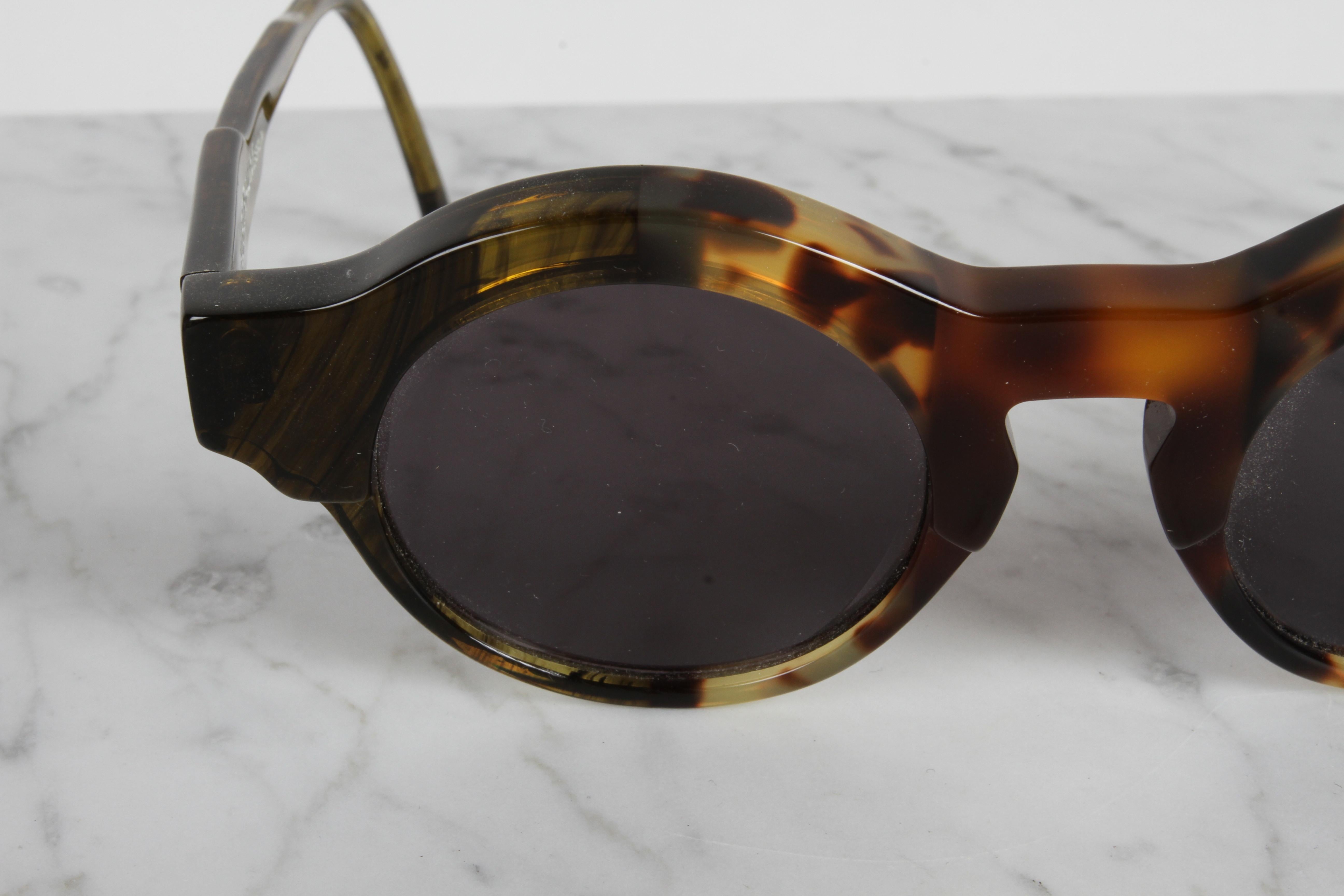 Kuboraum - Maske K9 HHGS - 145mm Handmade Tortoise Frame Sunglasses Gray Lenses In Good Condition For Sale In St. Louis, MO
