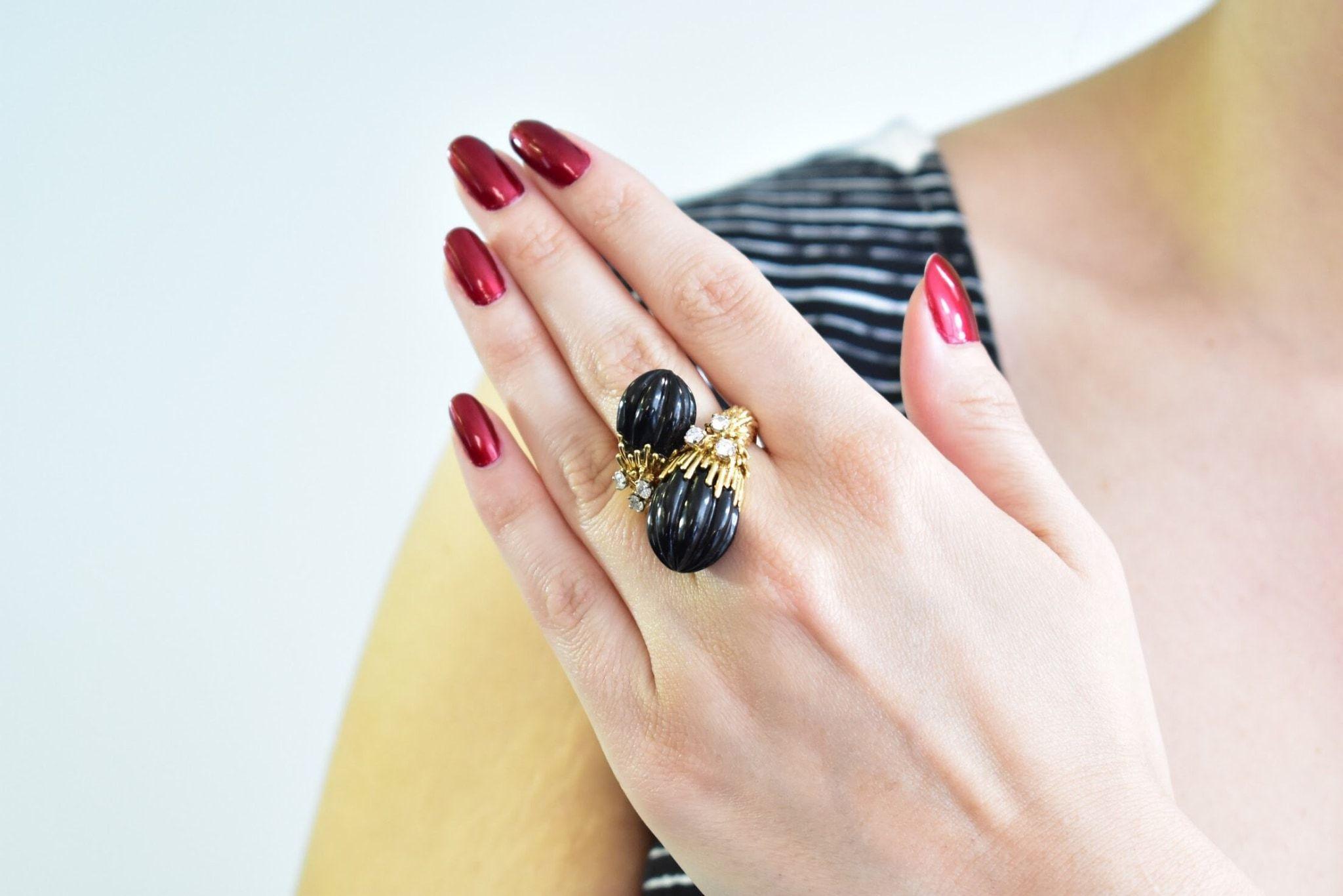 Contemporary Kuchinsky 0.60 Carat Diamond Onyx and 18 Karat Gold Ring, circa 1970s