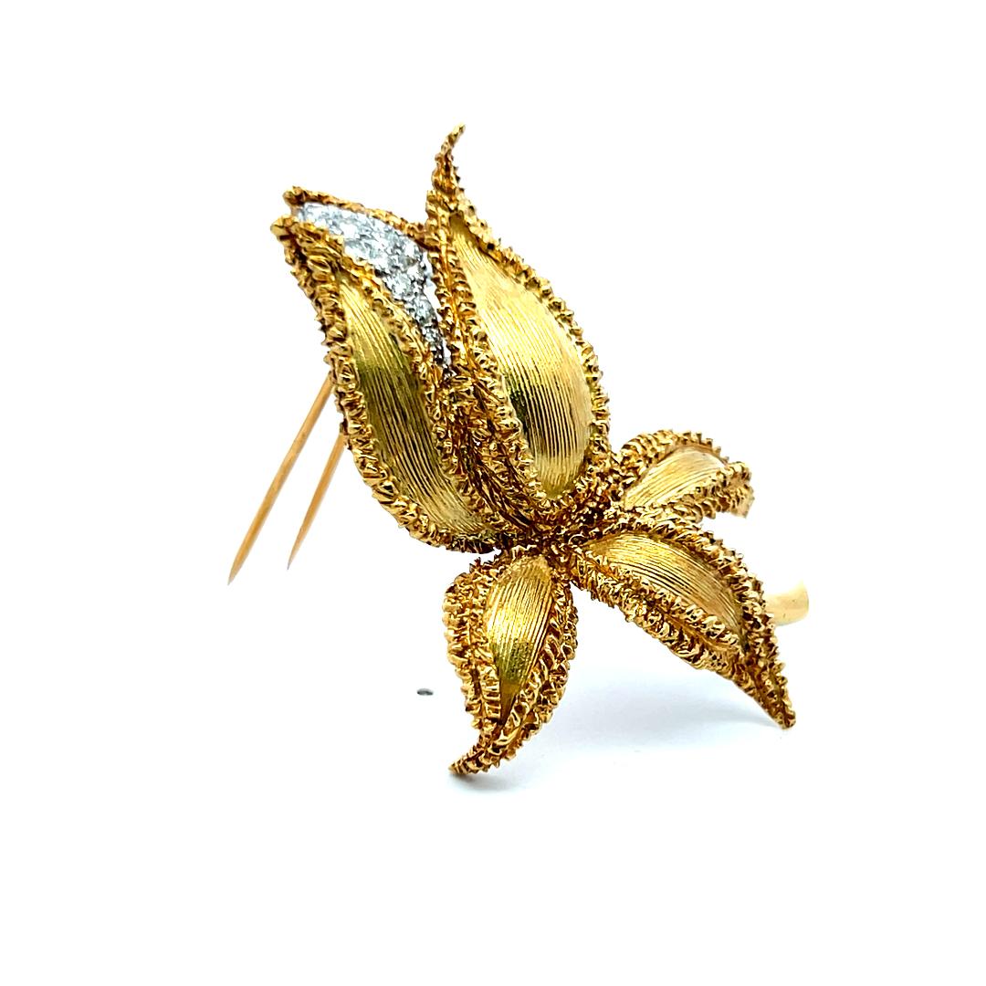 Kucninsky Broche de oro amarillo de 18 quilates con diamante brillante redondo de 0,45 quilates en venta 7