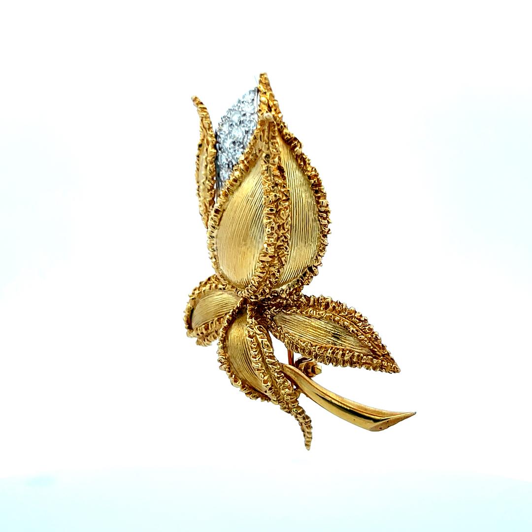 Kucninsky Broche de oro amarillo de 18 quilates con diamante brillante redondo de 0,45 quilates en venta 1