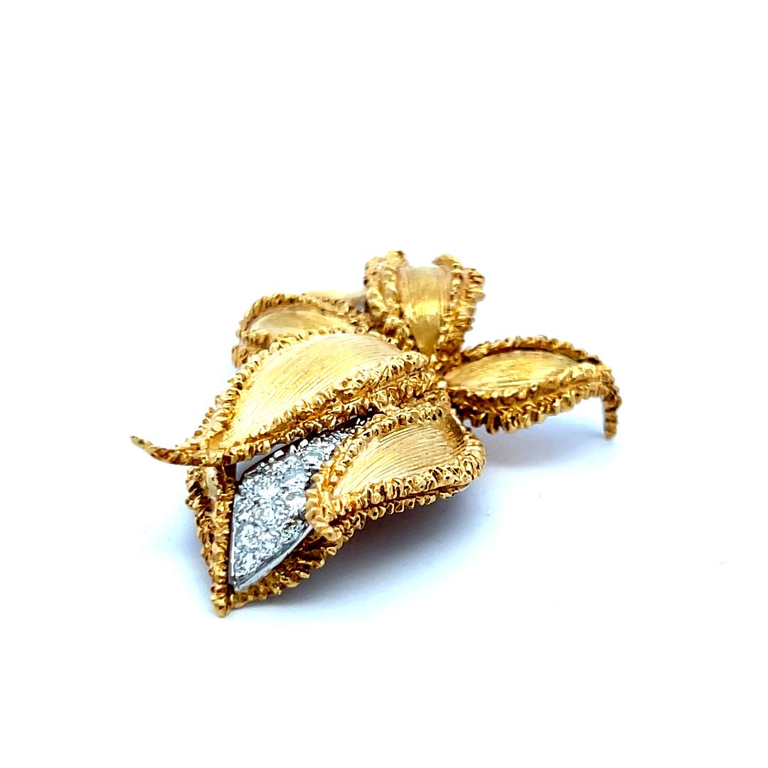 Kucninsky Broche de oro amarillo de 18 quilates con diamante brillante redondo de 0,45 quilates en venta 4