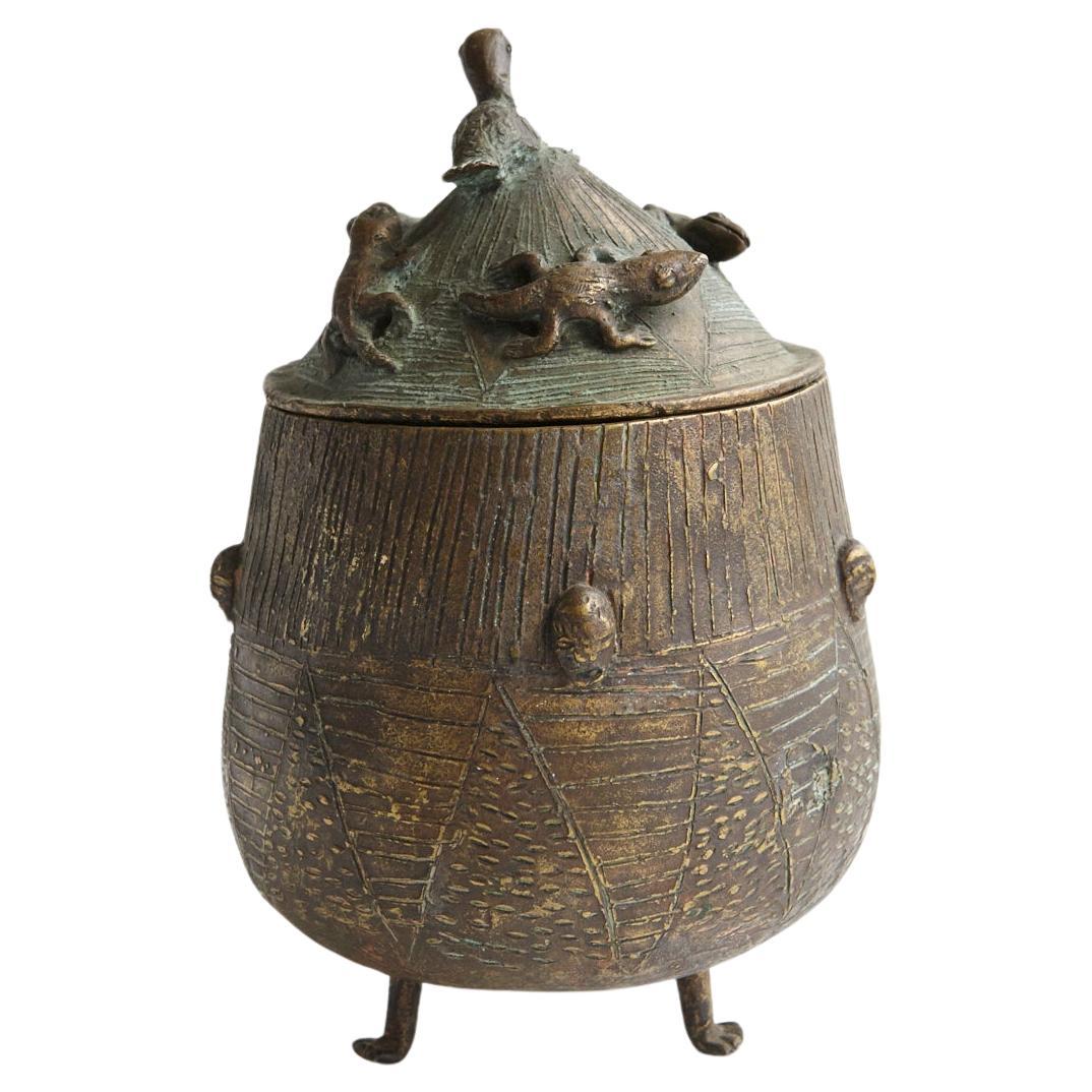 Kuduo - Bronze Gold Dust Vessel, Asante People, Ghana, 1940s For Sale