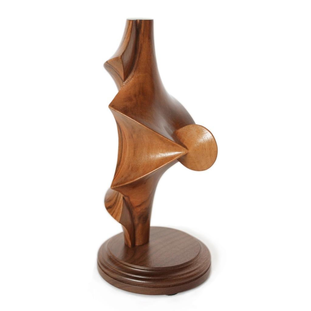 Kuen Surface, Solid Walnut, Model In Excellent Condition For Sale In New Milford, CT