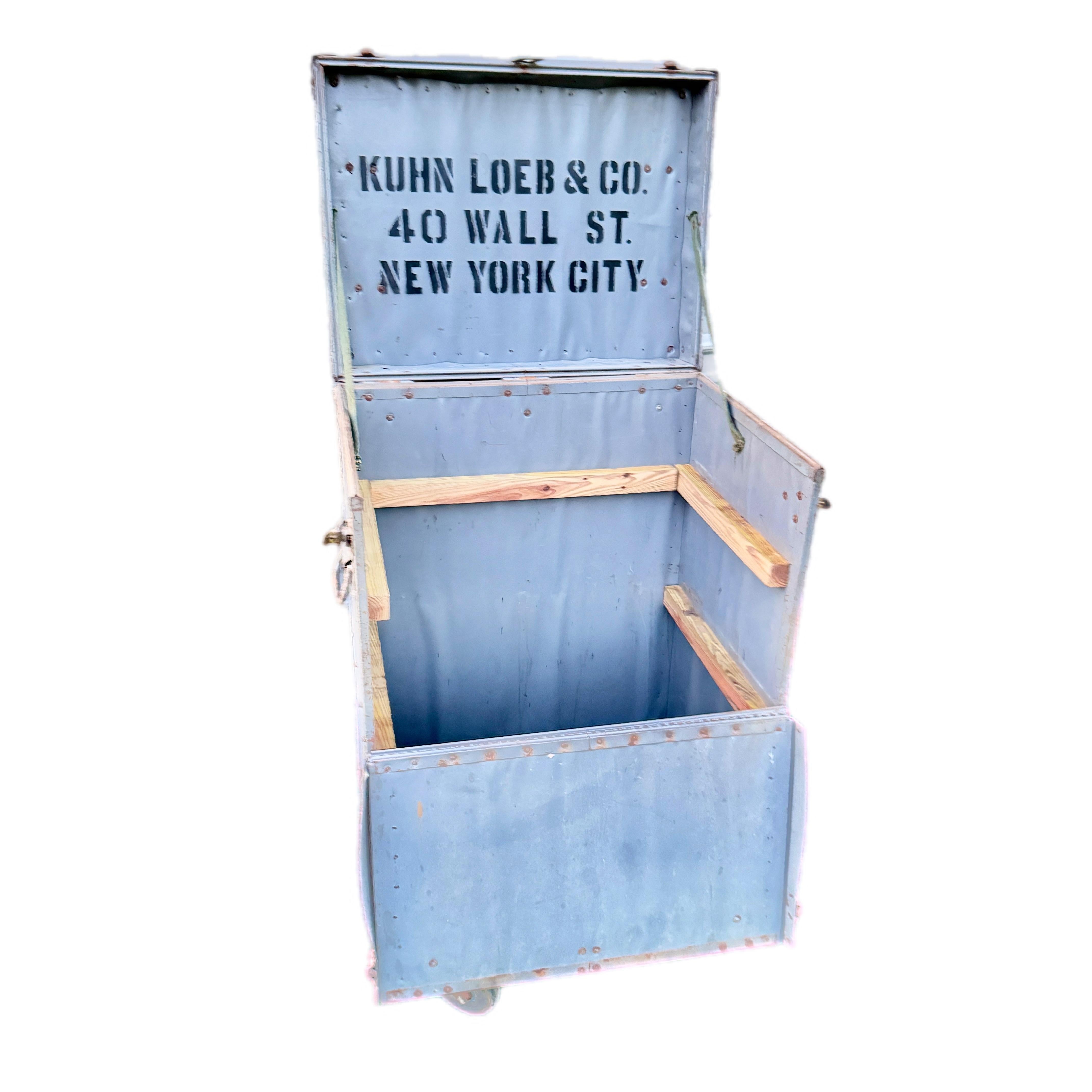 Kuhn, Loeb, Co. Wall-Street-Bankkoffer, ca. 1920er Jahre (Industriell) im Angebot