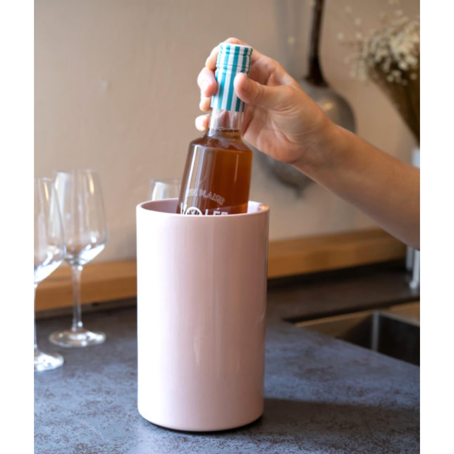 Vinoteca y jarrón Kula de porcelana esmaltada rosa oscuro by Frau Caze Alemán en venta