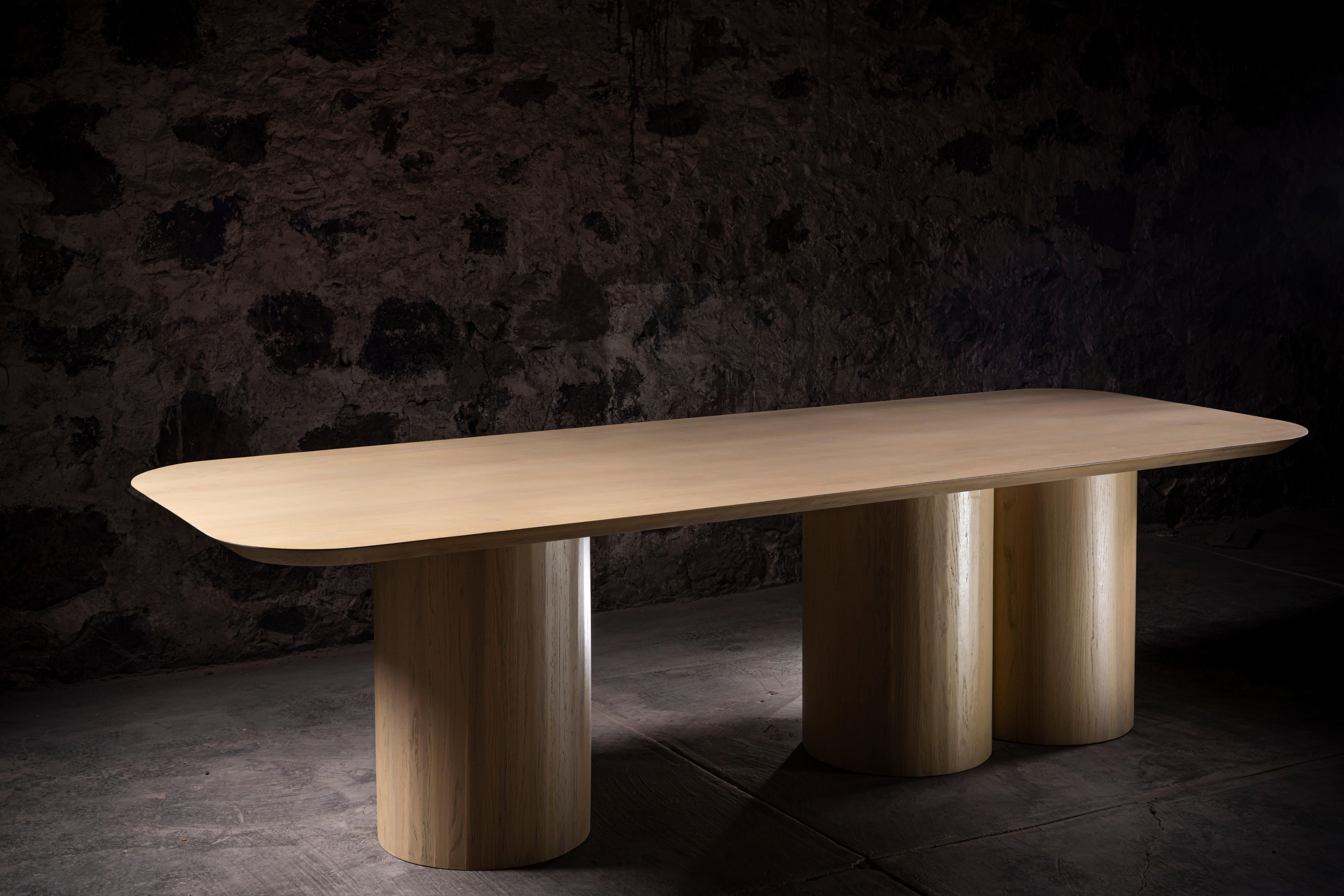 Kulindros Rectangular Dining Table in Solid Oak by No Age Studio In New Condition For Sale In Geneve, CH