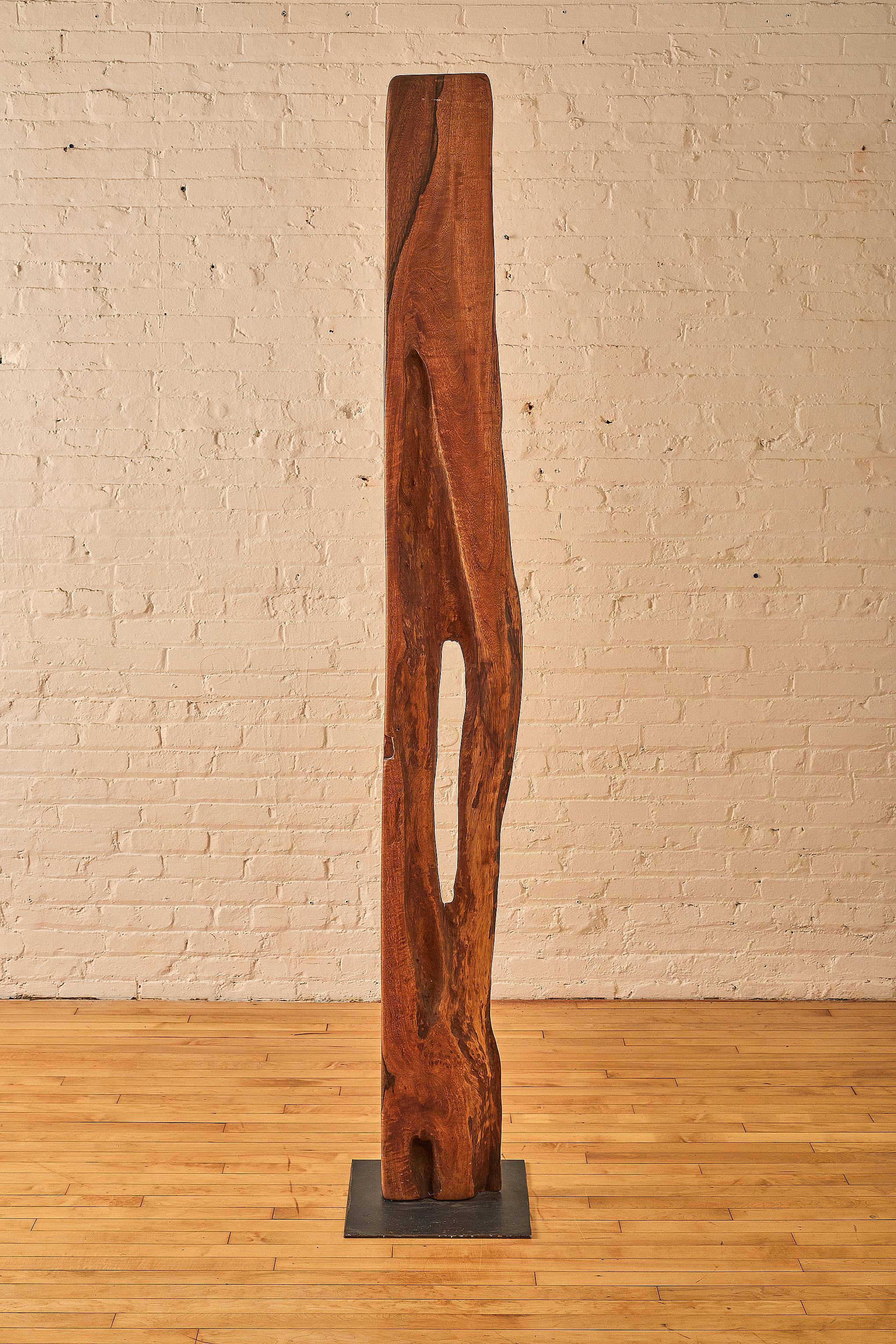 Américain Sculpture en bois Kumbuk de la Somerset House en vente