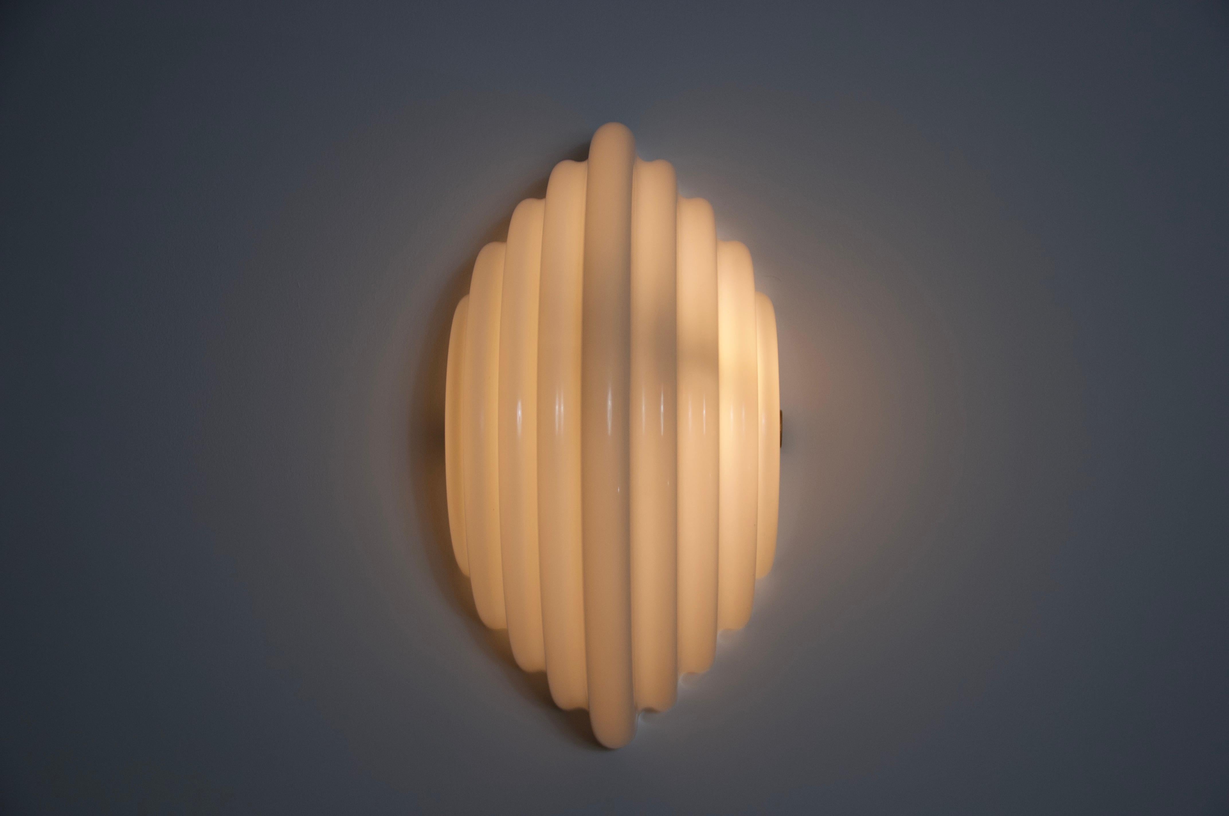 Wandleuchte „Kumo 2“ von Kazuhide Takahama für Sirrah, 1980er Jahre, Italien im Zustand „Hervorragend“ im Angebot in Hagenbach, DE