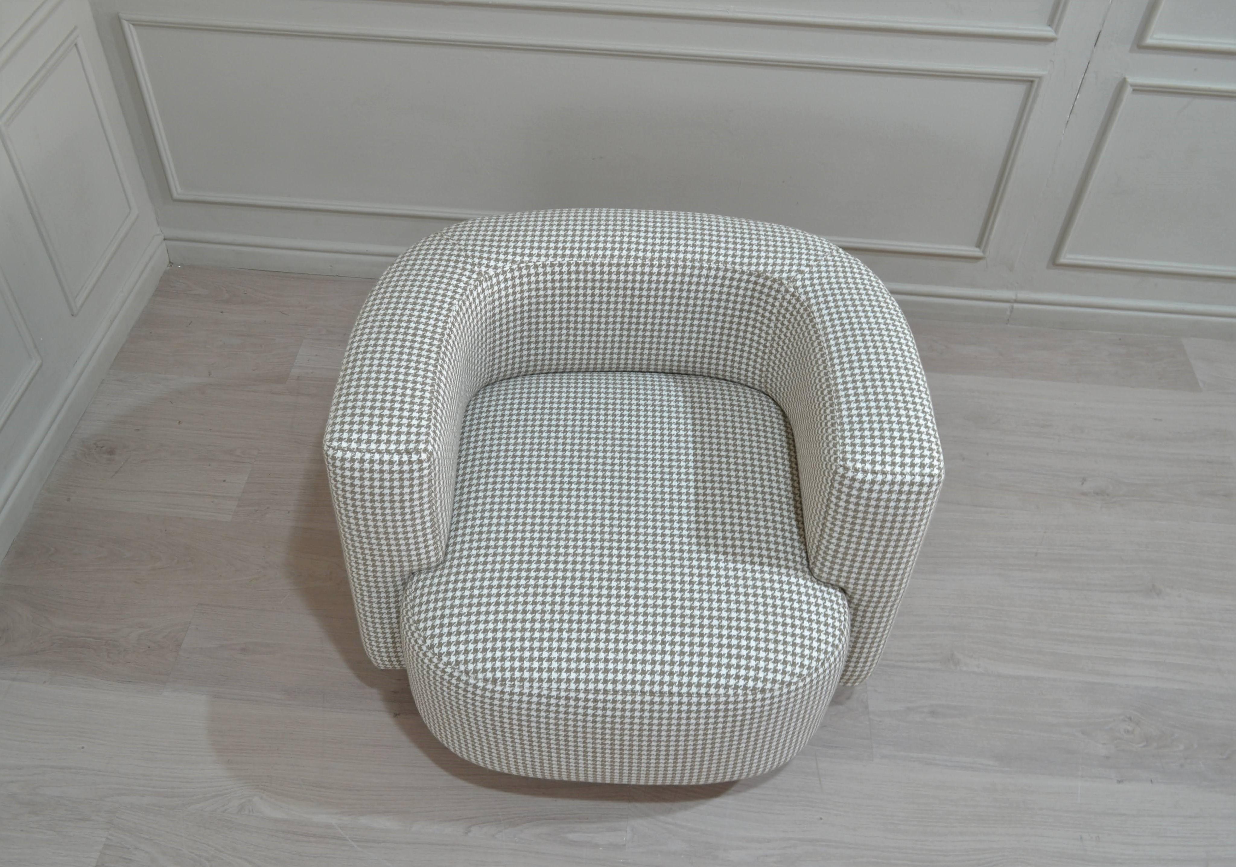 Italian Contemporary Lounge Upholstered Armchair in Gingham Pattern Fabric  For Sale 2