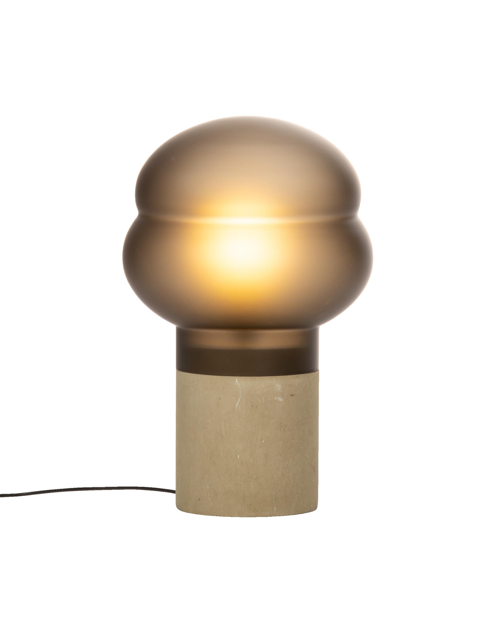 Kumo Stehlampe aus weißem Acetato mit hohem weißem Sockel von Pulpo (Deutsch) im Angebot