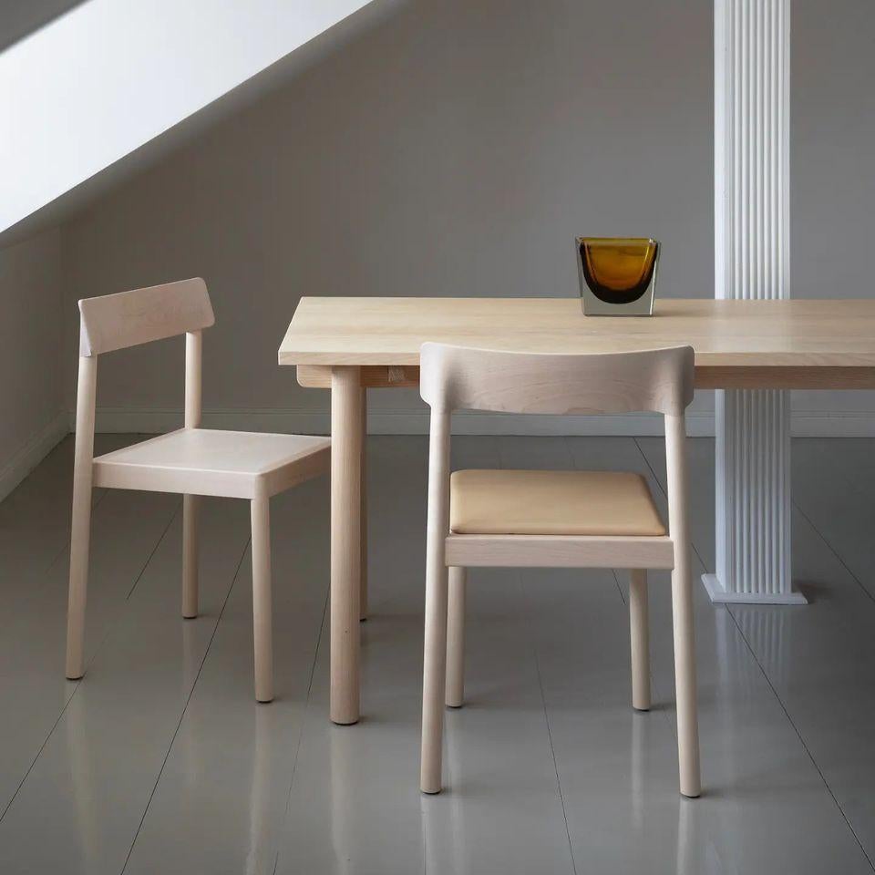 Silla apilable de abedul Kumu de Pekka Koivikko Hecho a mano en venta