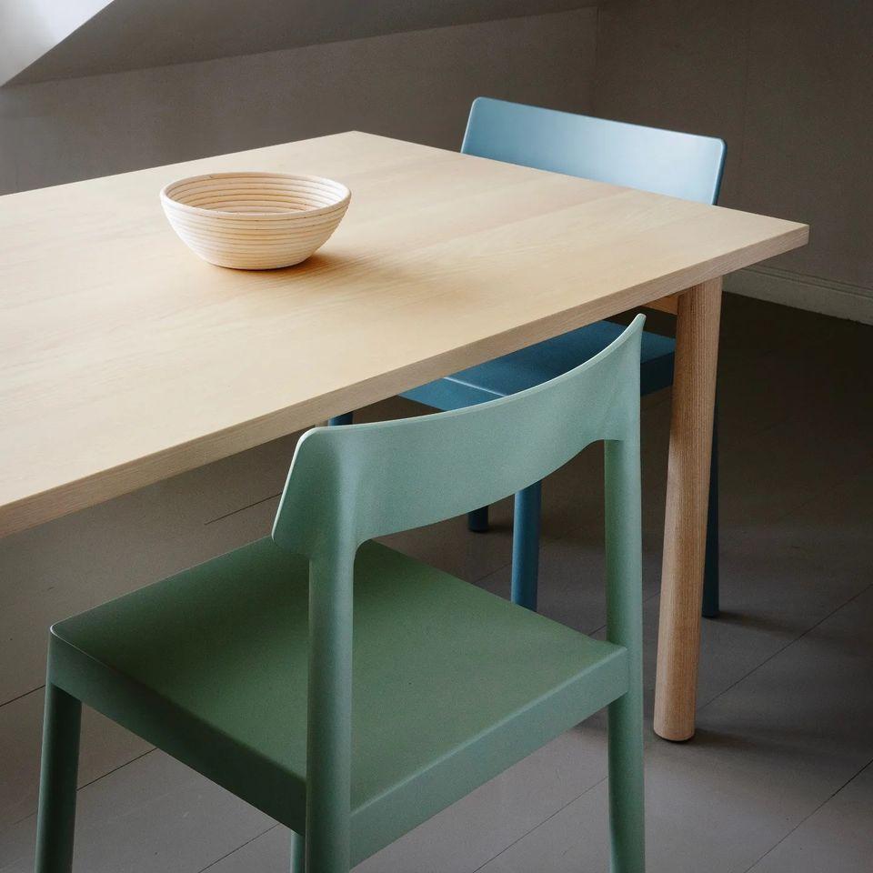 Silla apilable de abedul Kumu de Pekka Koivikko Siglo XXI y contemporáneo en venta