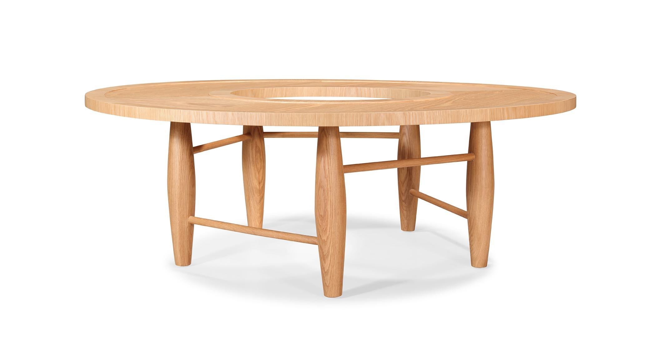 Kun Center Table - Round Oak Coffee Table with Nature-Inspired Curved Design For Sale 3