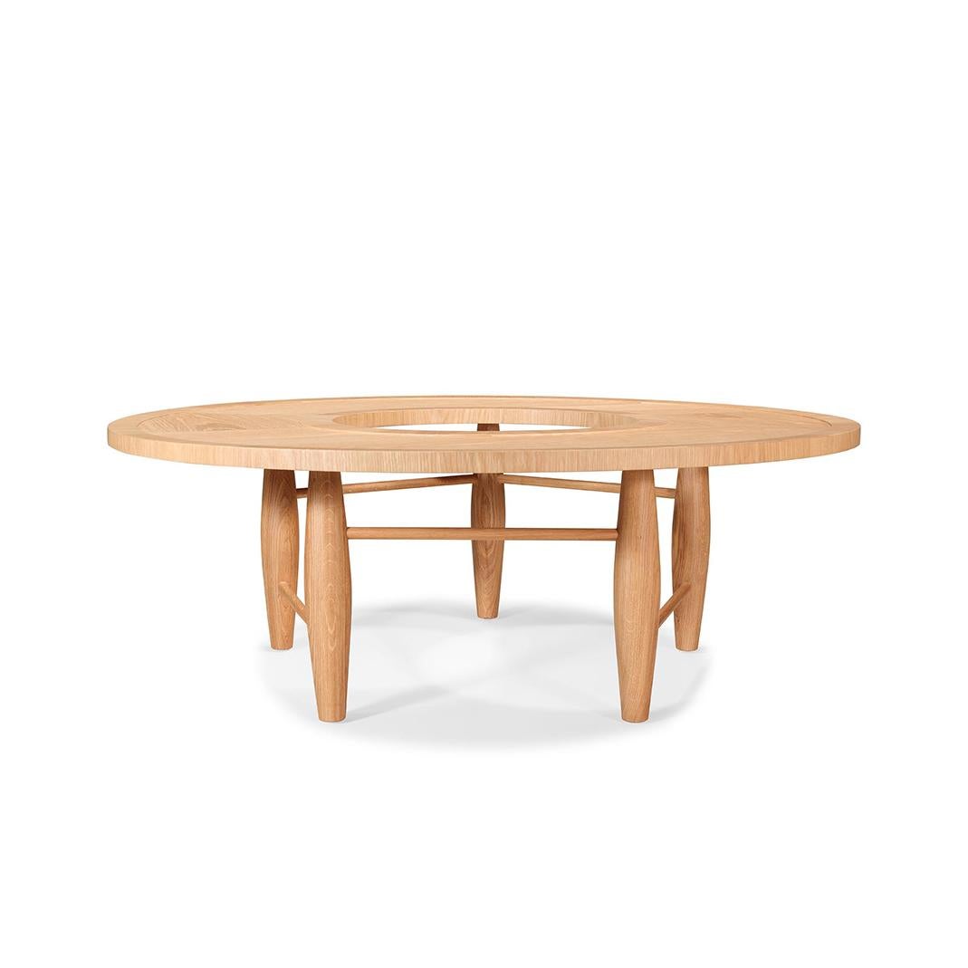 Contemporary Kun Center Table - Round Oak Coffee Table with Nature-Inspired Curved Design For Sale