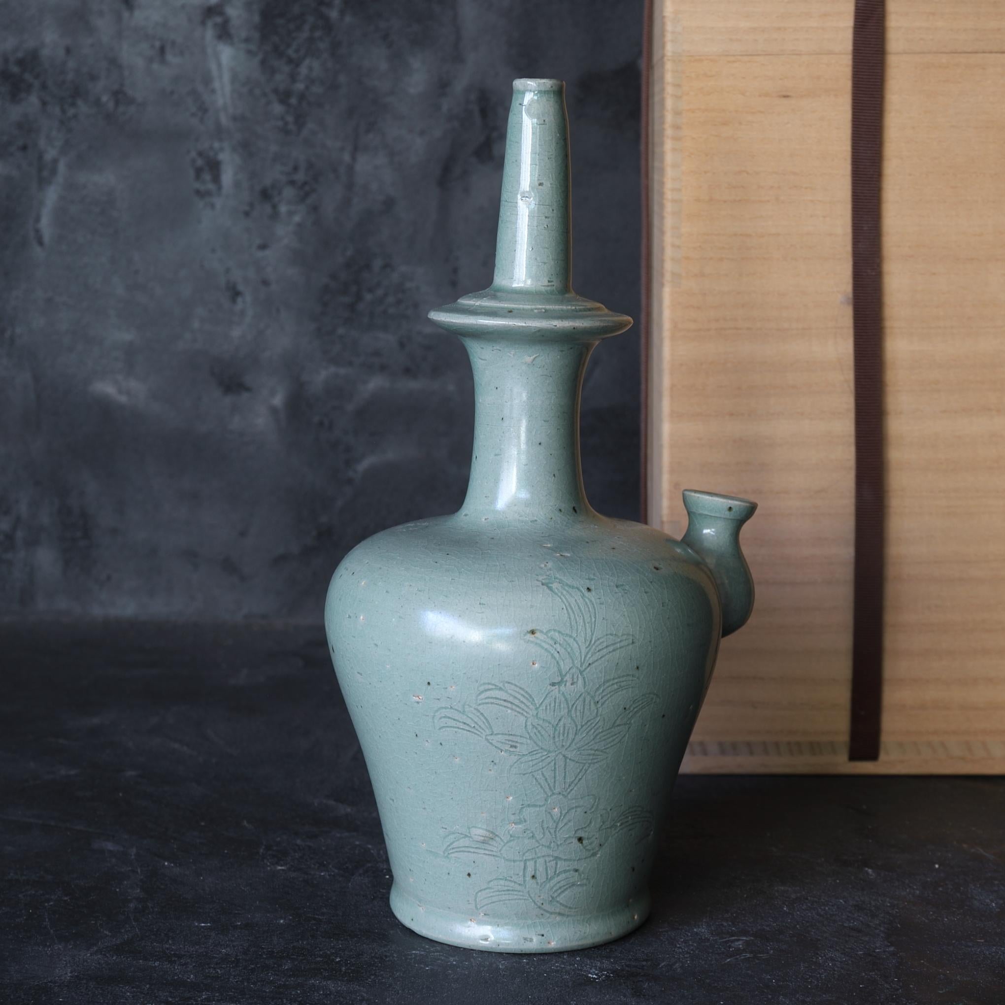 18th Century and Earlier Kundika Bottle Celadon with Incised Flower / 12th Century / Korean Antique For Sale