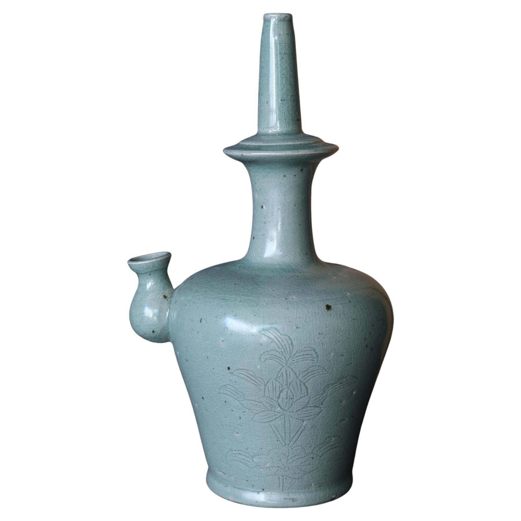 Kundika Bottle Celadon with Incised Flower / 12th Century / Korean Antique For Sale