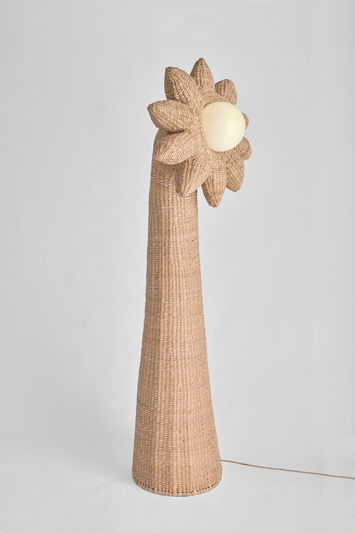 XXIe siècle et contemporain Lampadaire Kuni en métal et fibre Chuspata par Joyful Objects Yes ! en vente
