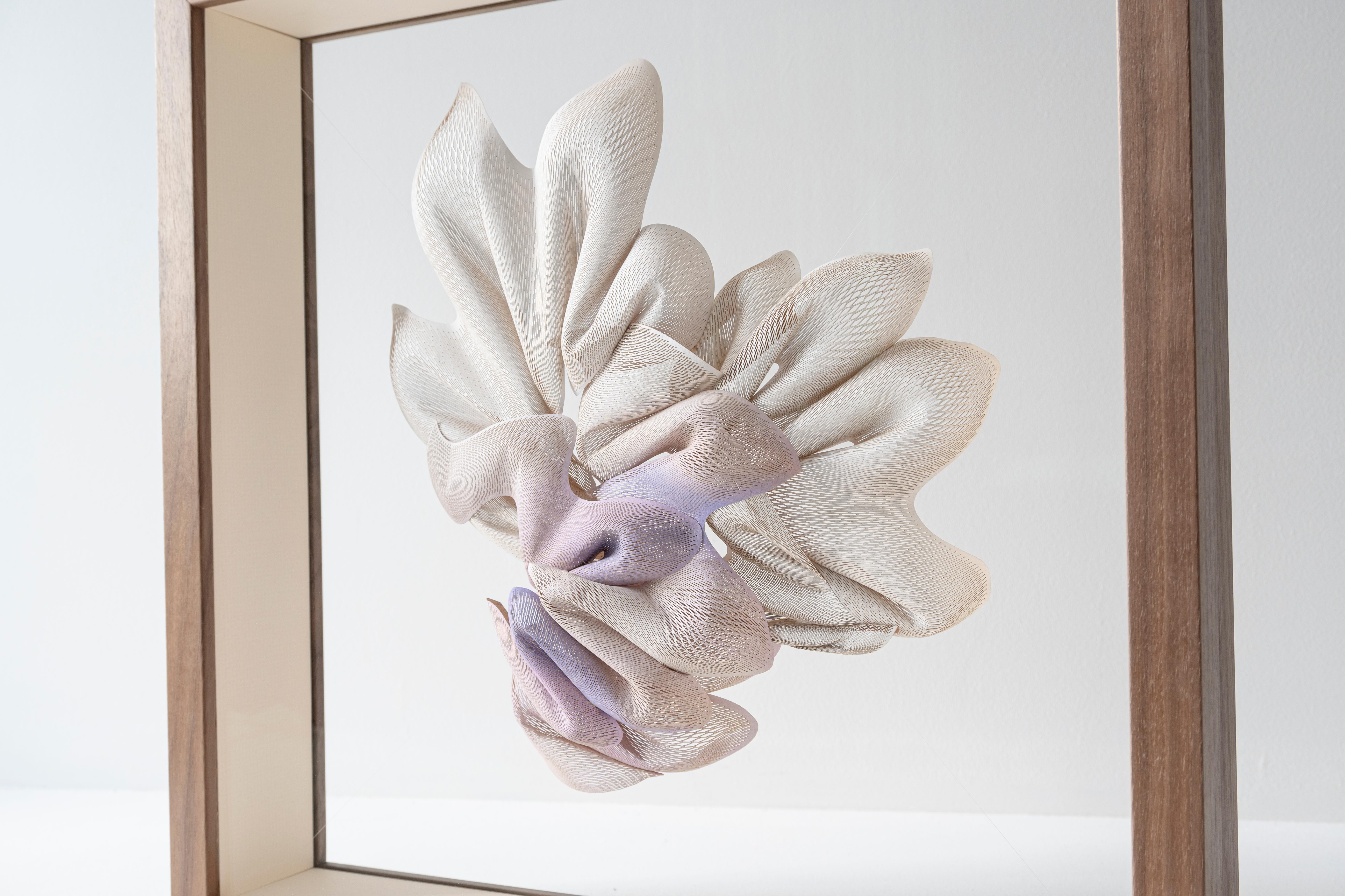Orchidee – Sculpture von Kuniko Maeda