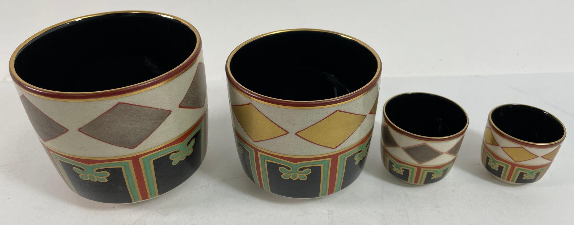Fait main Ensemble de bols à thé et plateaux Kuniyaki d'après Nonomura Ninsei, Japon en vente