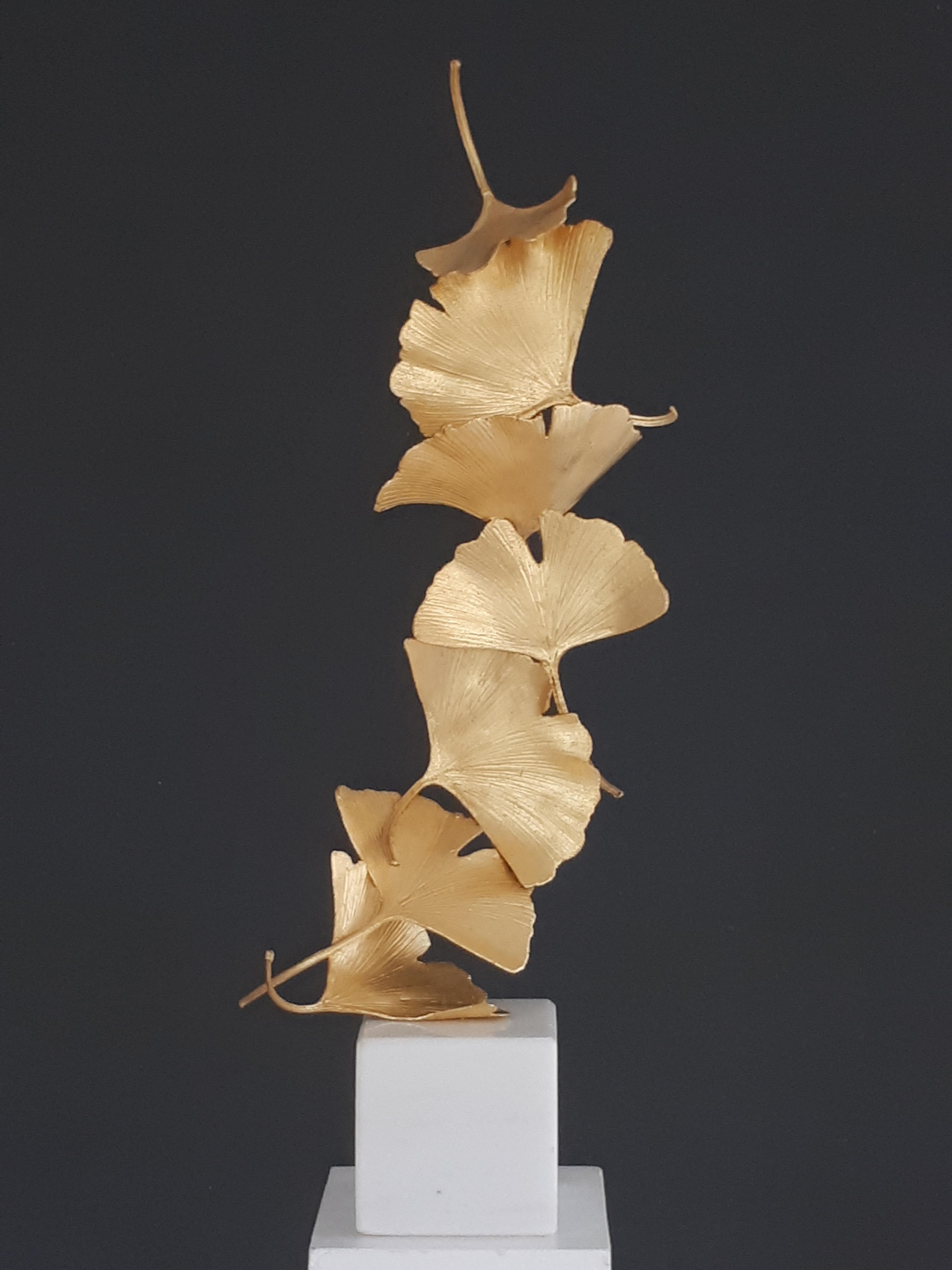 6 Golden Gingko Leaves Kuno Vollet- Cast Brass golden sculpture on white marble For Sale 2