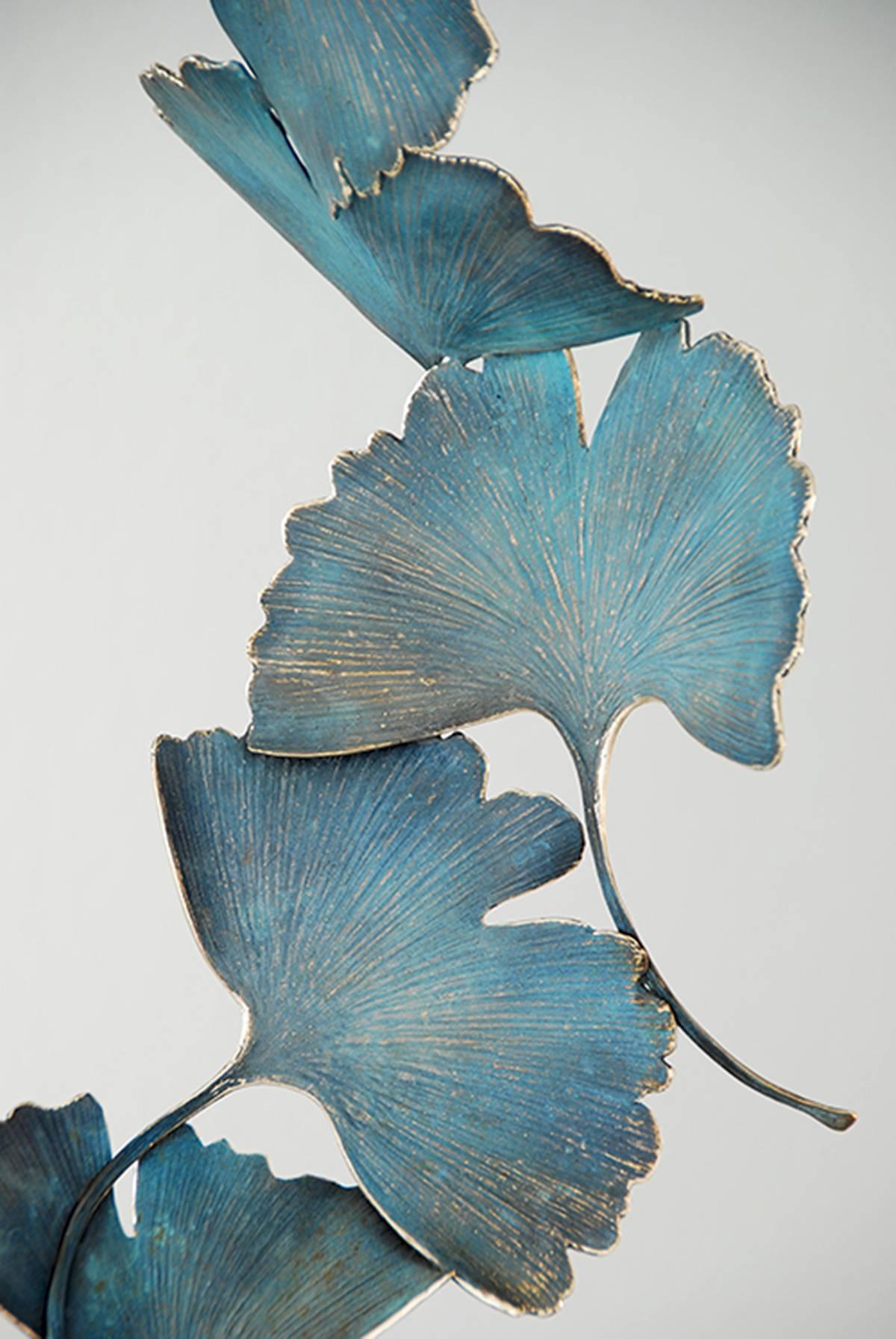 8 Leaves Blue Gingko by Kuno Vollet Contemporary Bronze sculpture white marble For Sale 2