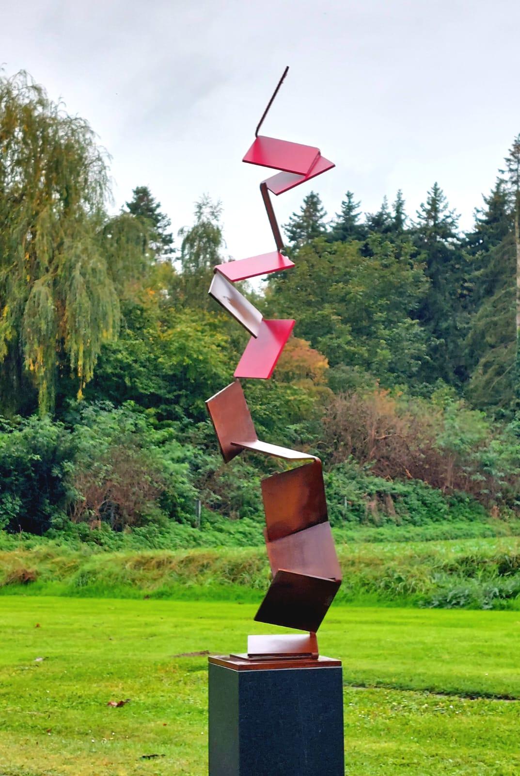 Aspire Upwards by Kuno Vollet - Zeitgenössische Skulptur aus rotem Stahl für den Außenbereich