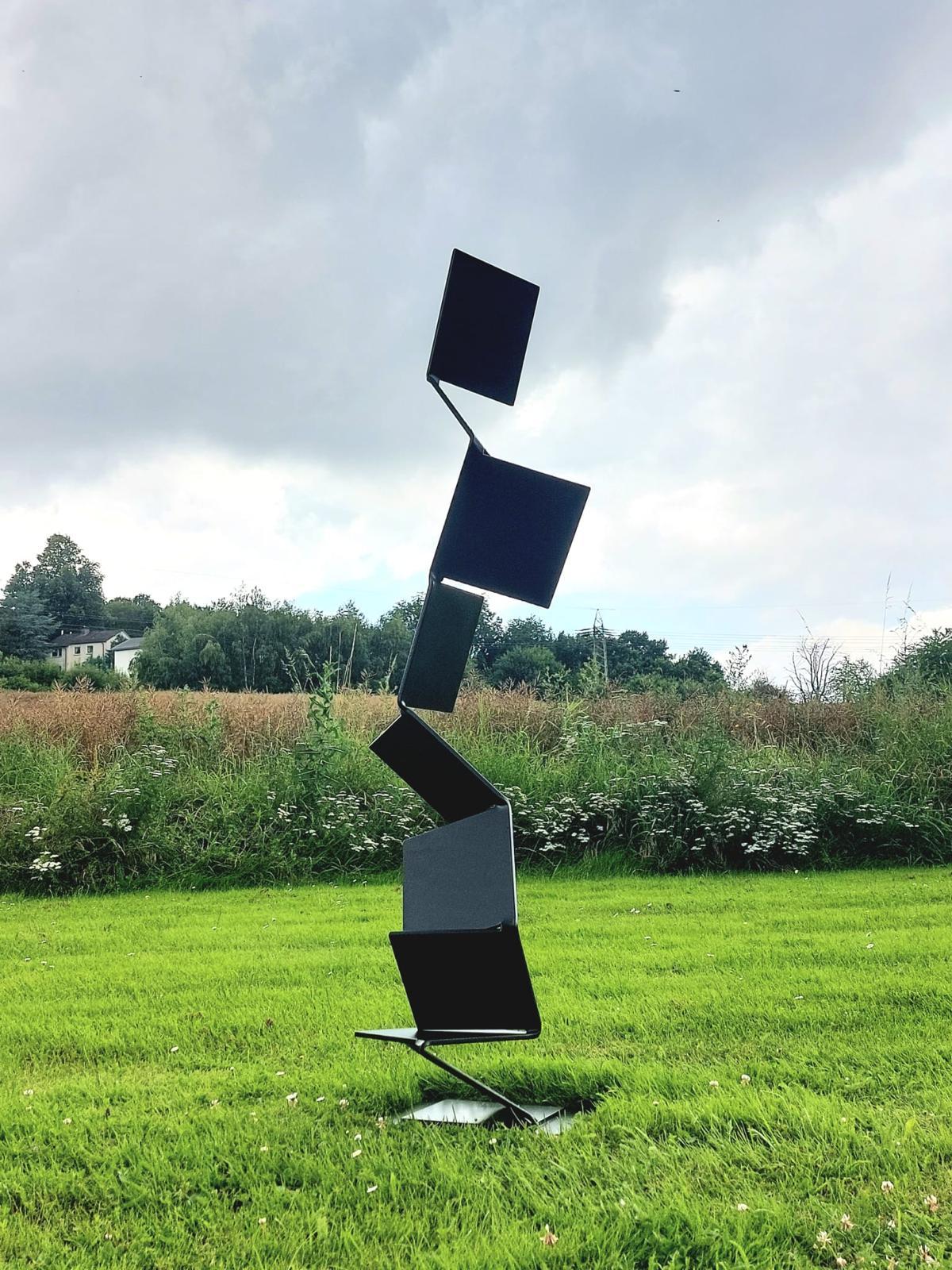Aspiring Path di Kuno Vollet - Scultura contemporanea in acciaio nero per esterni in vendita 4