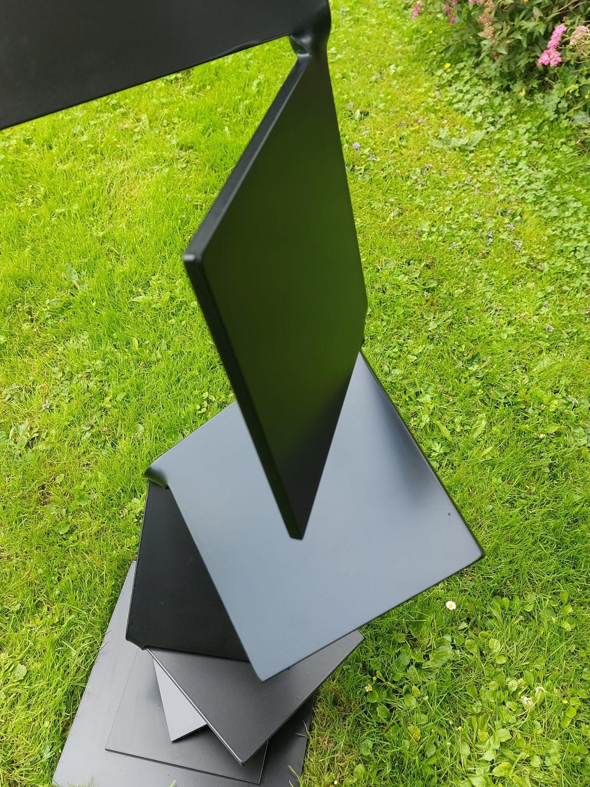 Aspiring Path di Kuno Vollet - Scultura contemporanea in acciaio nero per esterni in vendita 6
