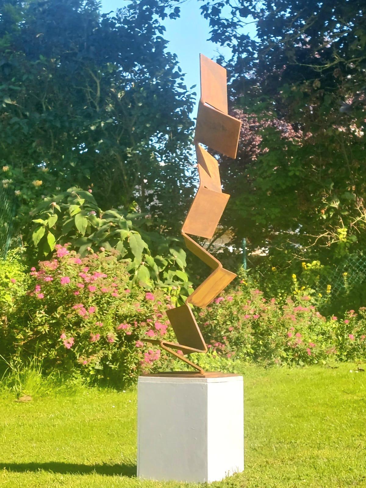 Aspiring Path von Kuno Vollet - Zeitgenössische Skulptur aus rostigem Stahl für den Außenbereich im Angebot 2
