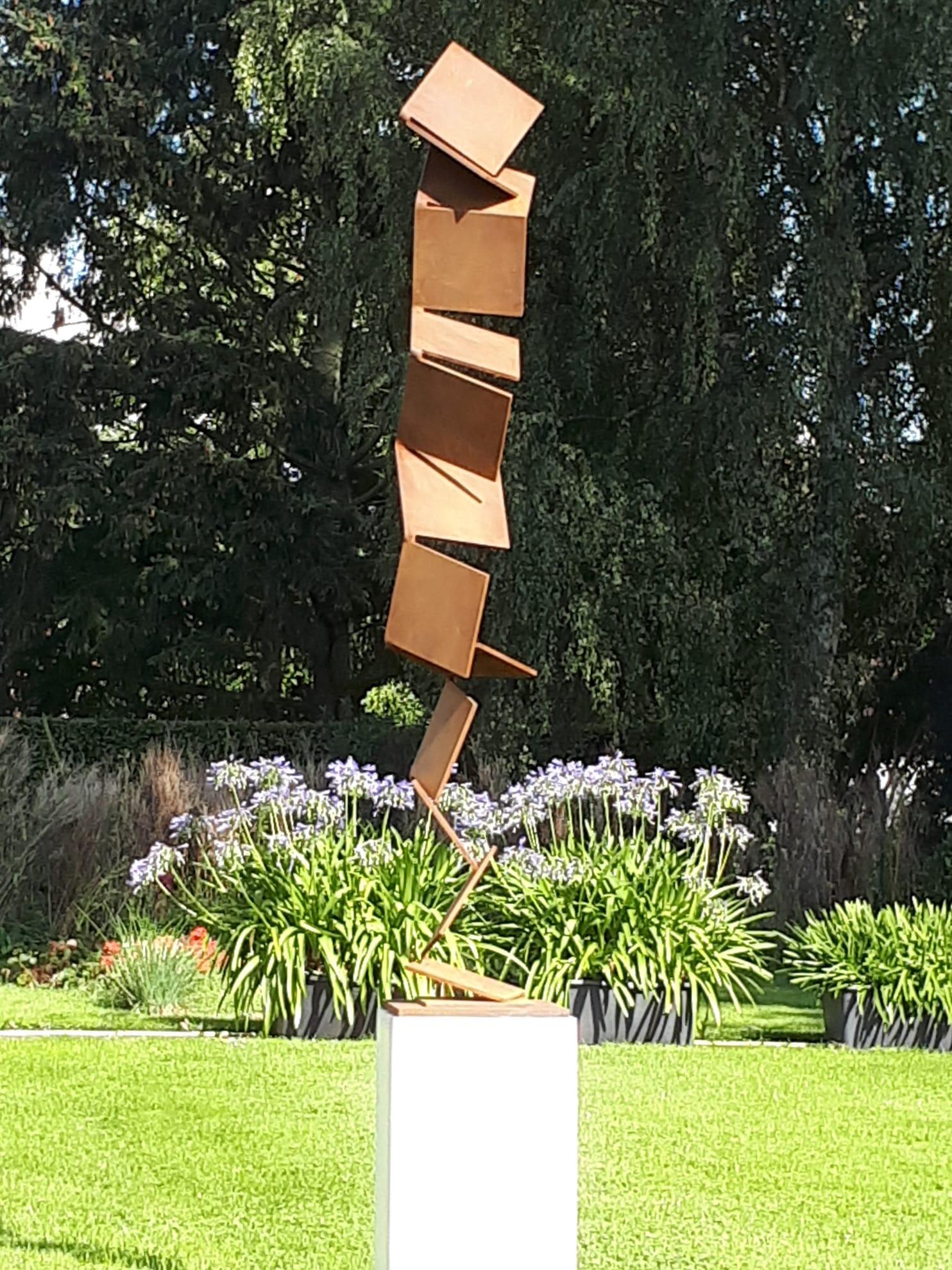 Aspiring Path by Kuno Vollet - Contemporary Rusted Steel sculpture for Outdoors  For Sale 3