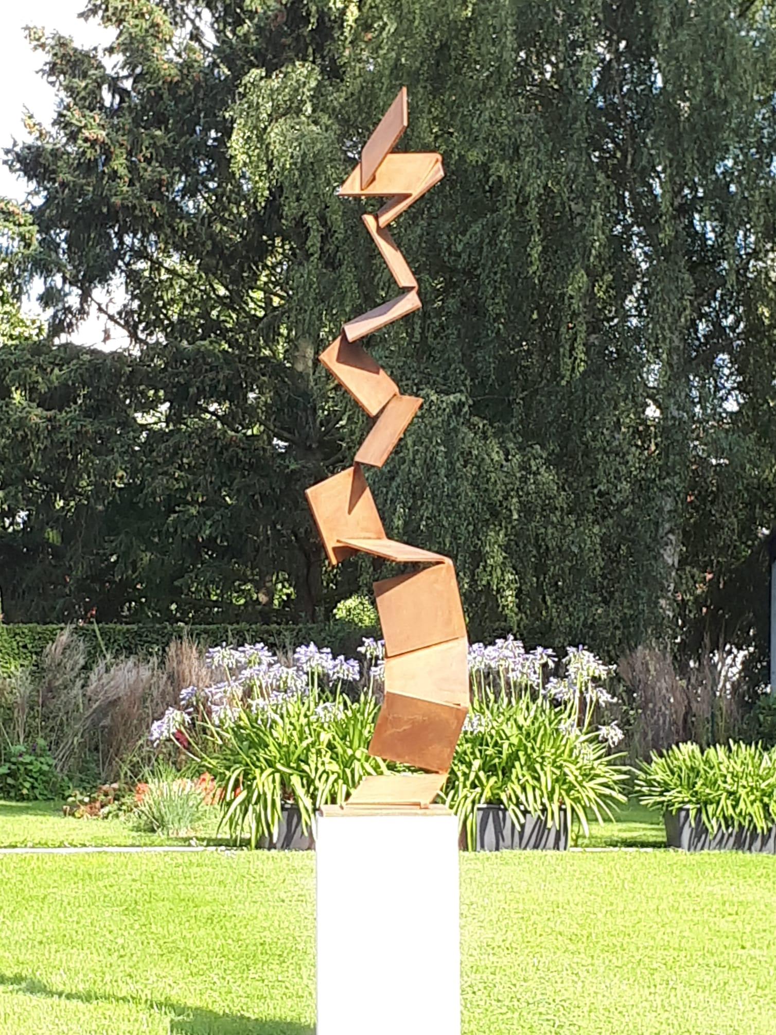 Aspiring Path by Kuno Vollet - Contemporary Rusted Steel sculpture for Outdoors  For Sale 4