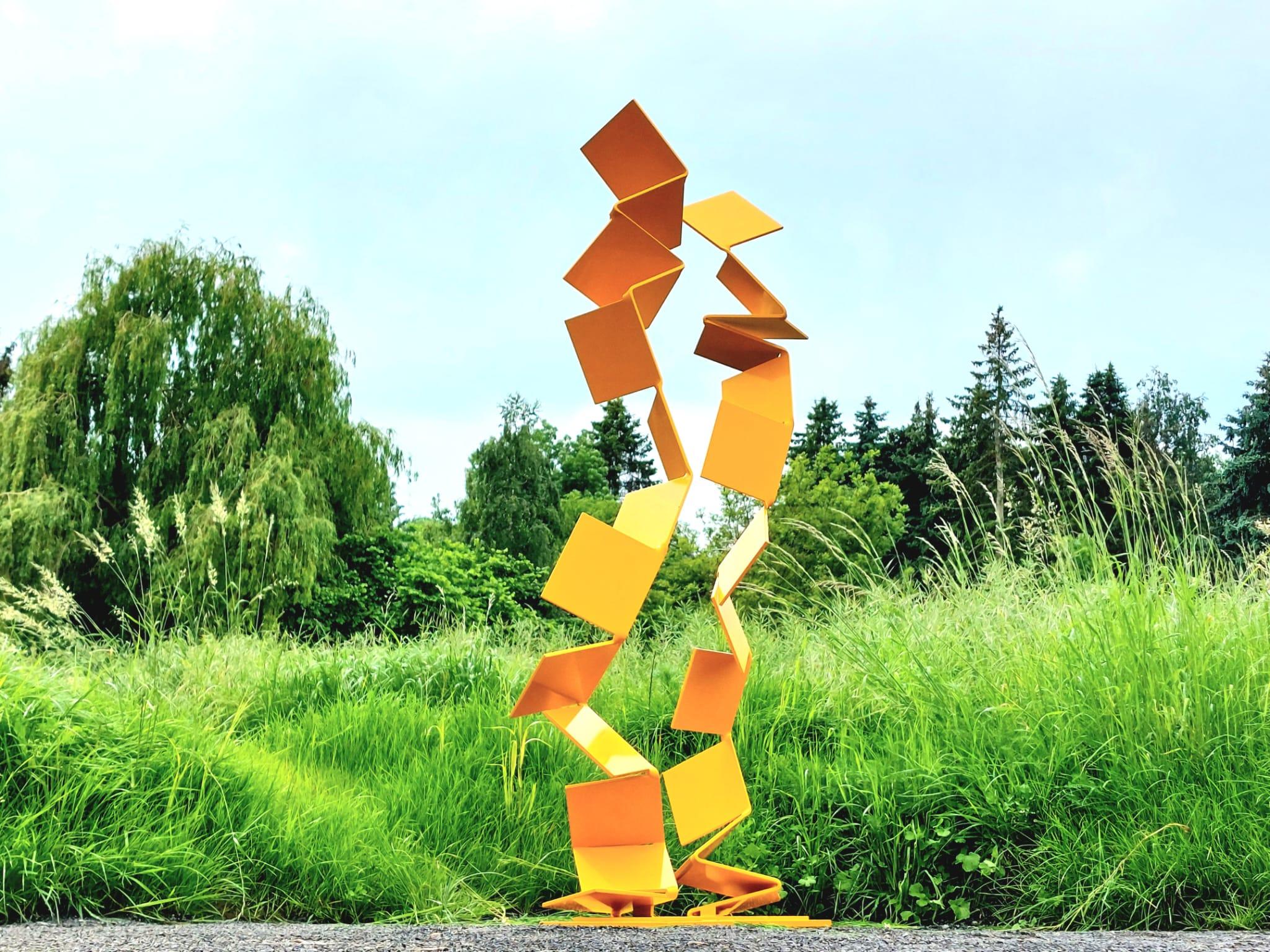 Aspiring Path by Kuno Vollet - Sculpture contemporaine en acier jaune pour l'extérieur en vente 4