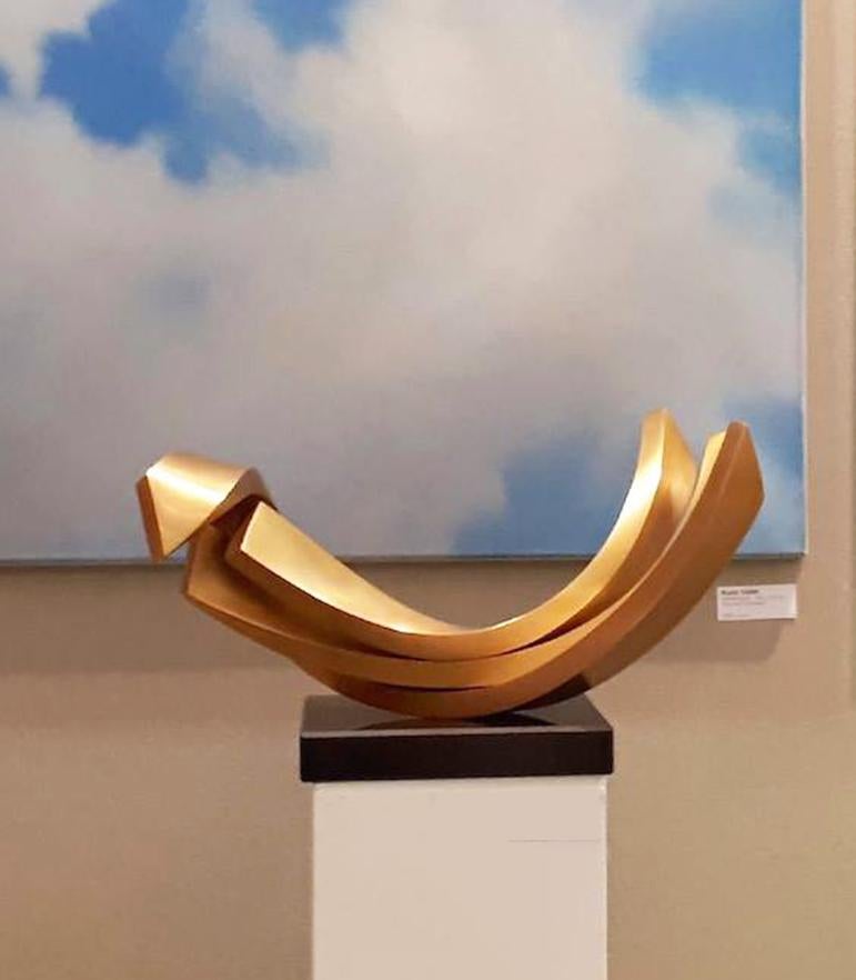 Balance by Kuno Vollet - Contemporary elegant Golden polished Bronze sculpture 1