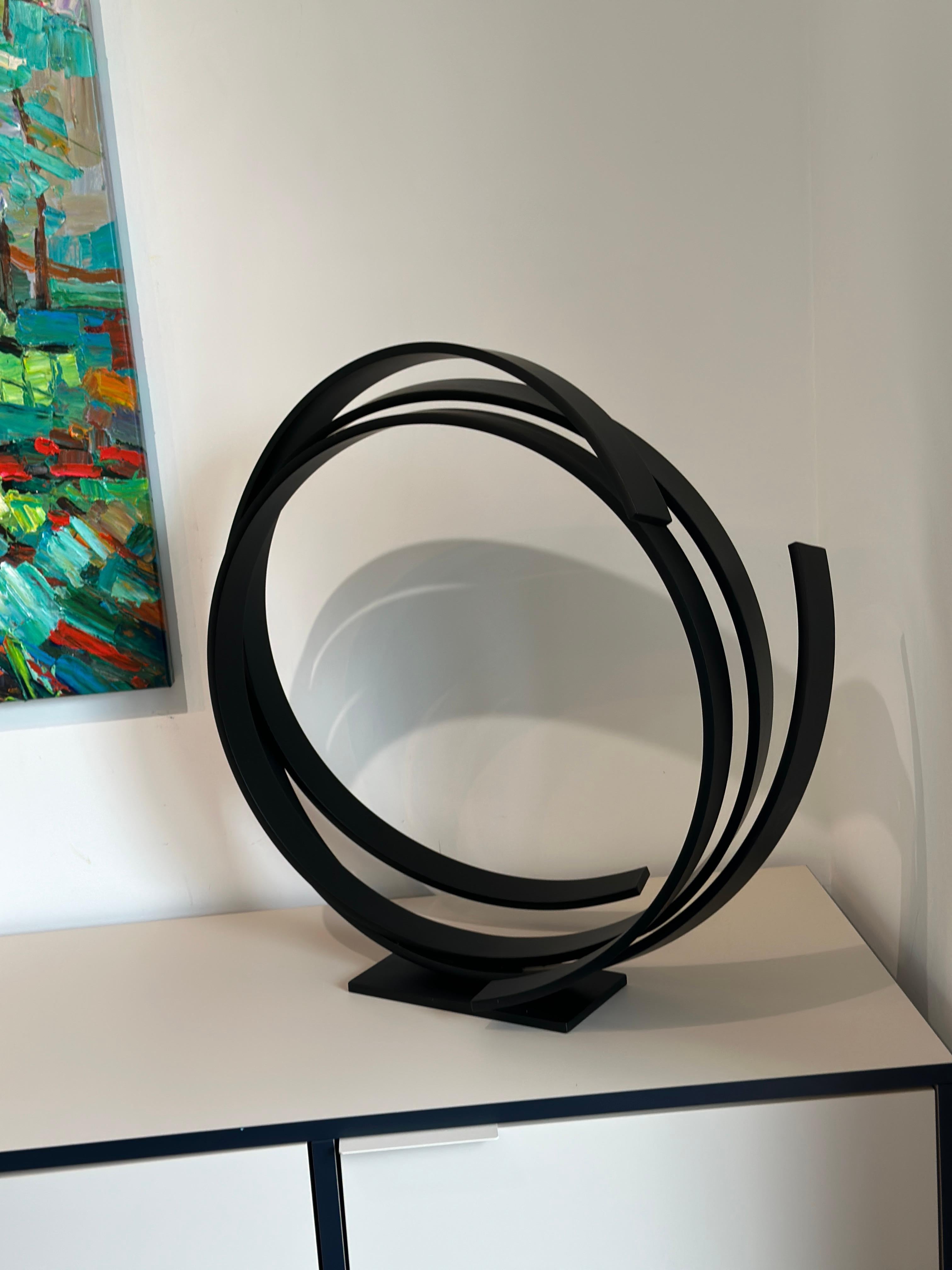 Órbita negra de Kuno Vollet - Escultura orbital redonda contemporánea de gran tamaño en venta 11