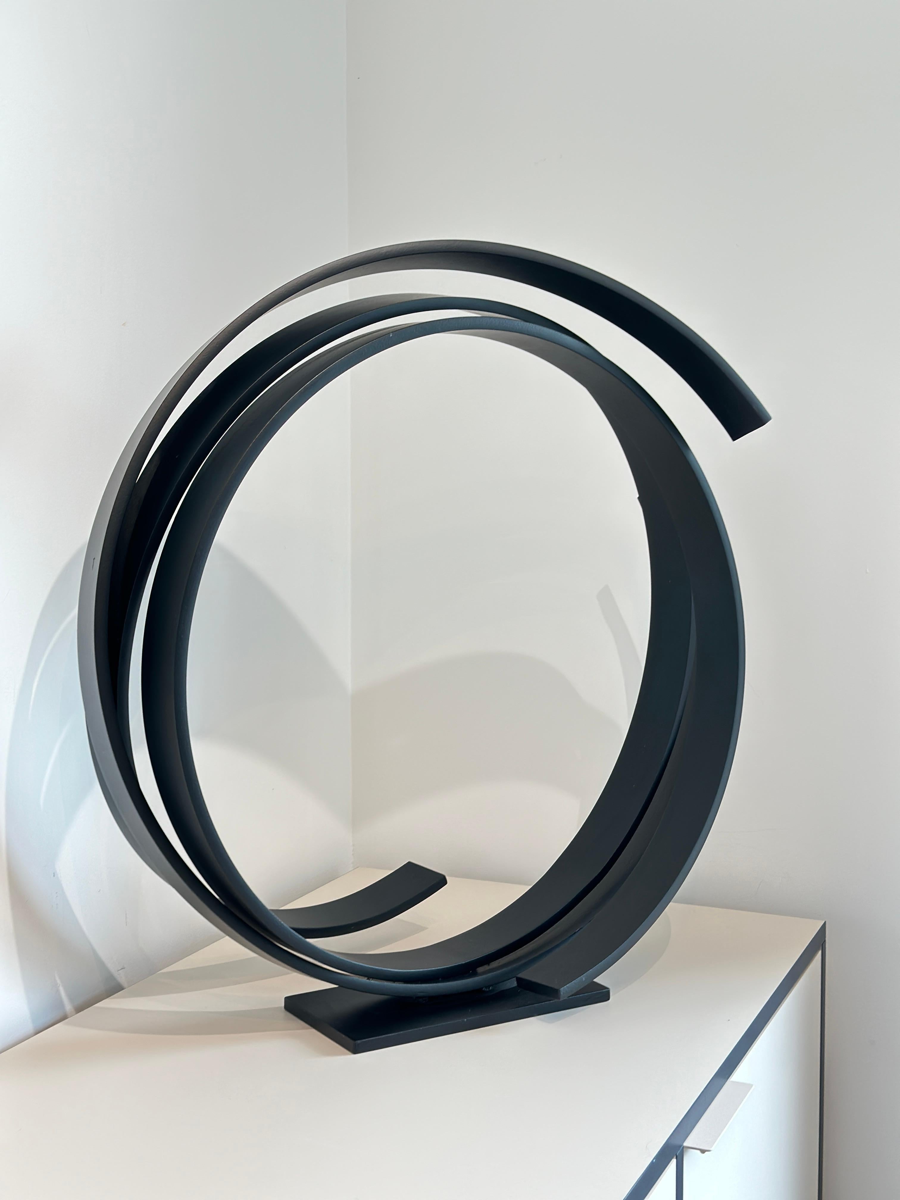 Órbita negra de Kuno Vollet - Escultura orbital redonda contemporánea de gran tamaño en venta 12