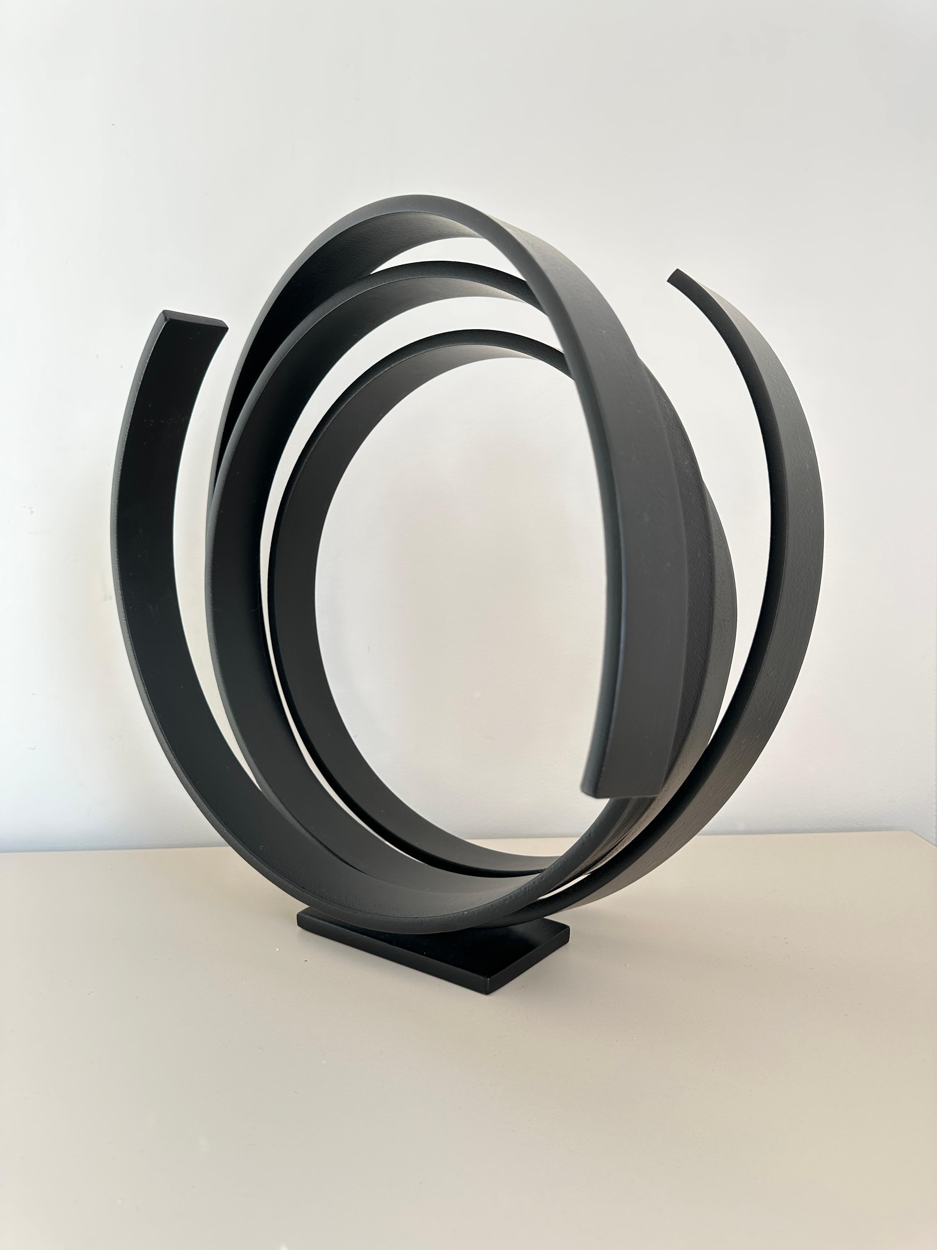 Black Orbit de Kuno Vollet - Grande sculpture contemporaine en forme d'orbite ronde  en vente 6