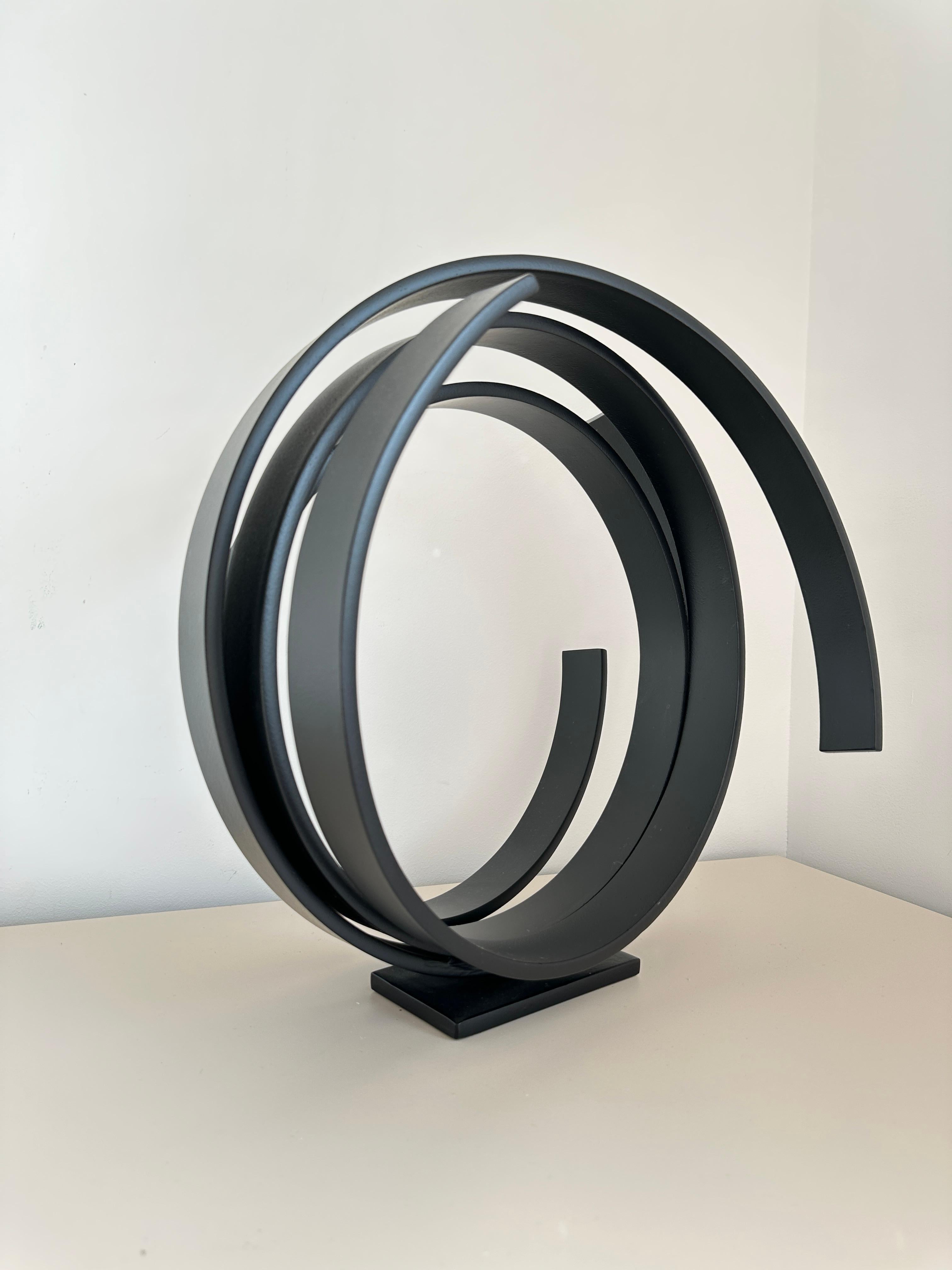 Órbita negra de Kuno Vollet - Escultura orbital redonda contemporánea de gran tamaño en venta 6