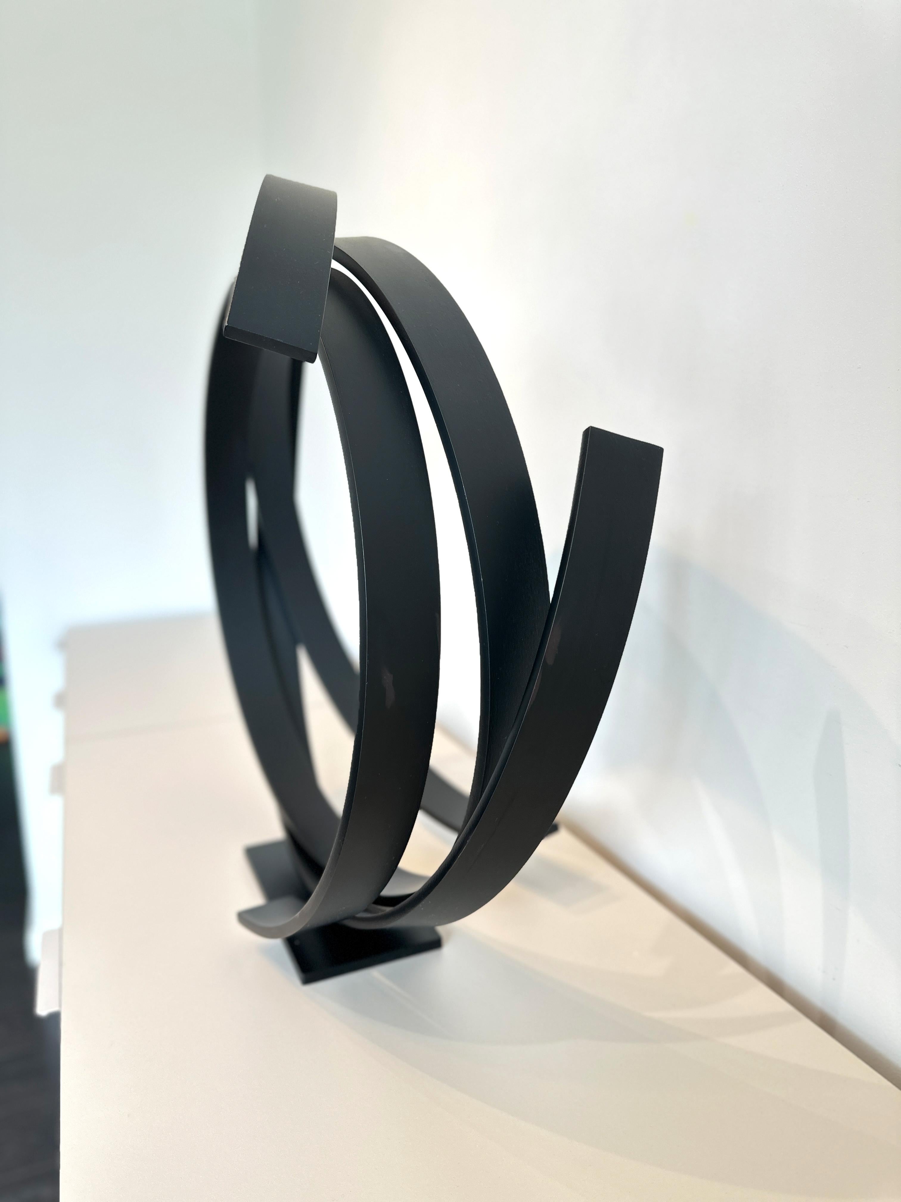 Órbita negra de Kuno Vollet - Escultura orbital redonda contemporánea de gran tamaño en venta 6