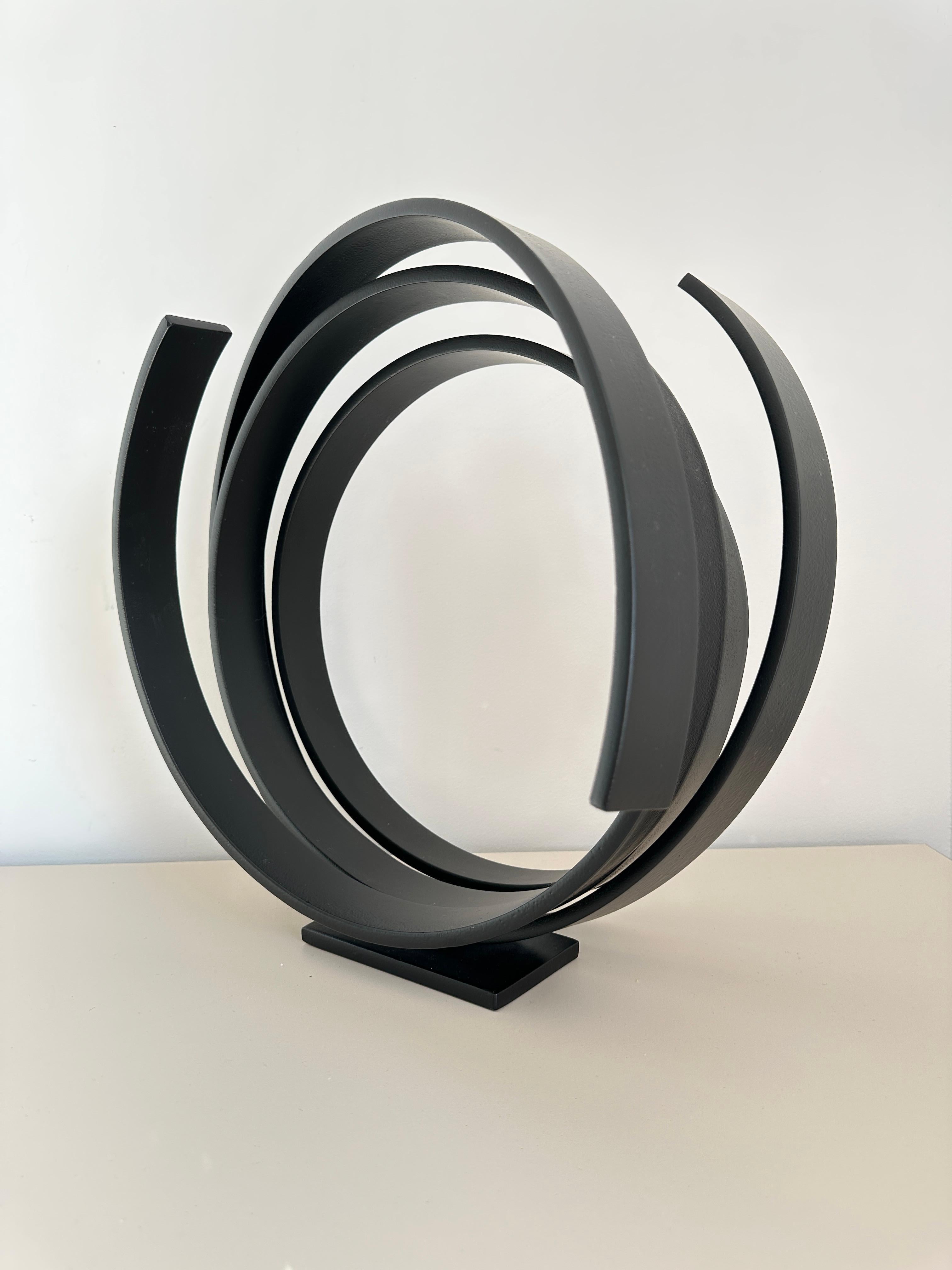 Órbita negra de Kuno Vollet - Escultura orbital redonda contemporánea de gran tamaño en venta 7
