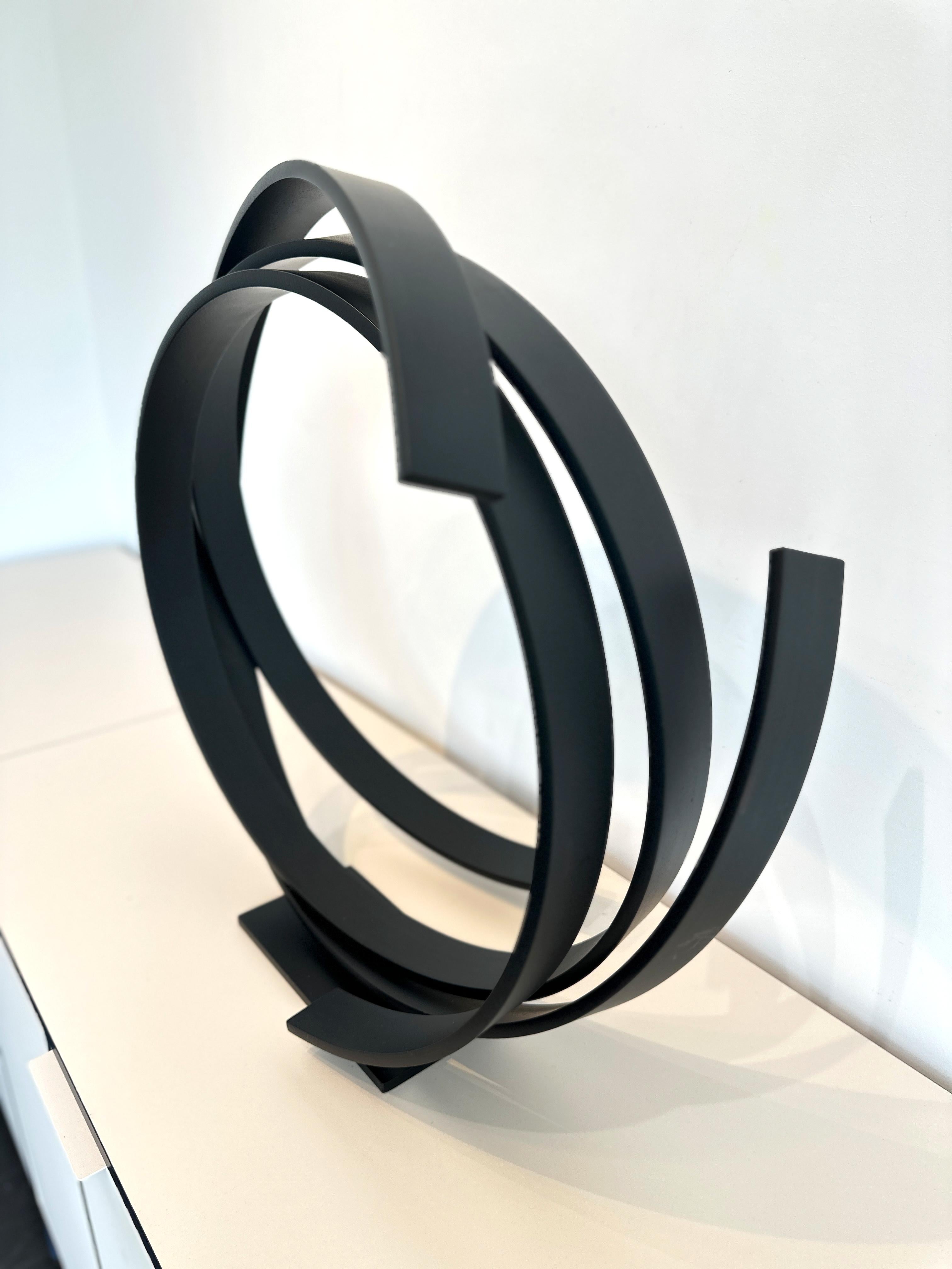 Órbita negra de Kuno Vollet - Escultura orbital redonda contemporánea de gran tamaño en venta 8