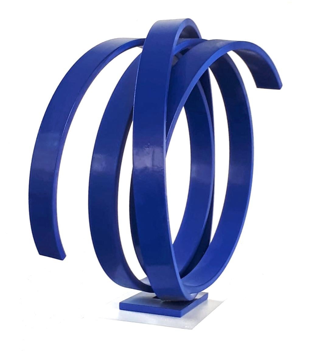 Orbita Azul de Kuno Vollet - Escultura abstracta contemporánea circular de acero azulado en venta 4