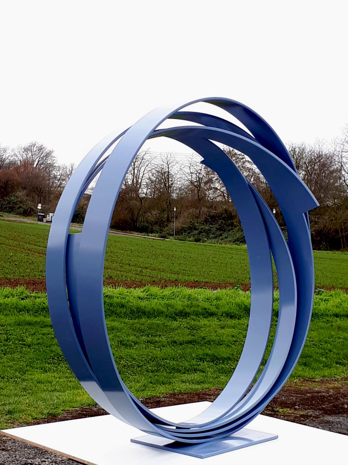 Sphère bleue de Kuno Vollet - Grande sculpture contemporaine en orbite ronde  en vente 3